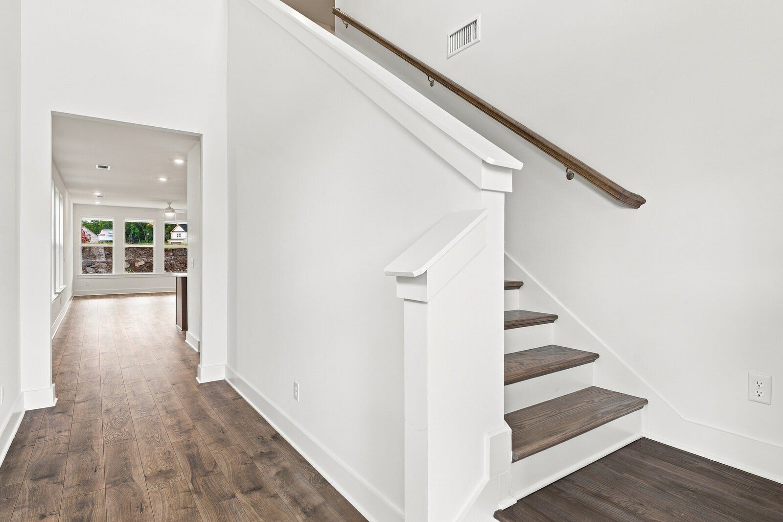 2009 Timothy Lane, Smyrna, TN 37167 2009 Timothy Lane, Smyrna, TN 37167