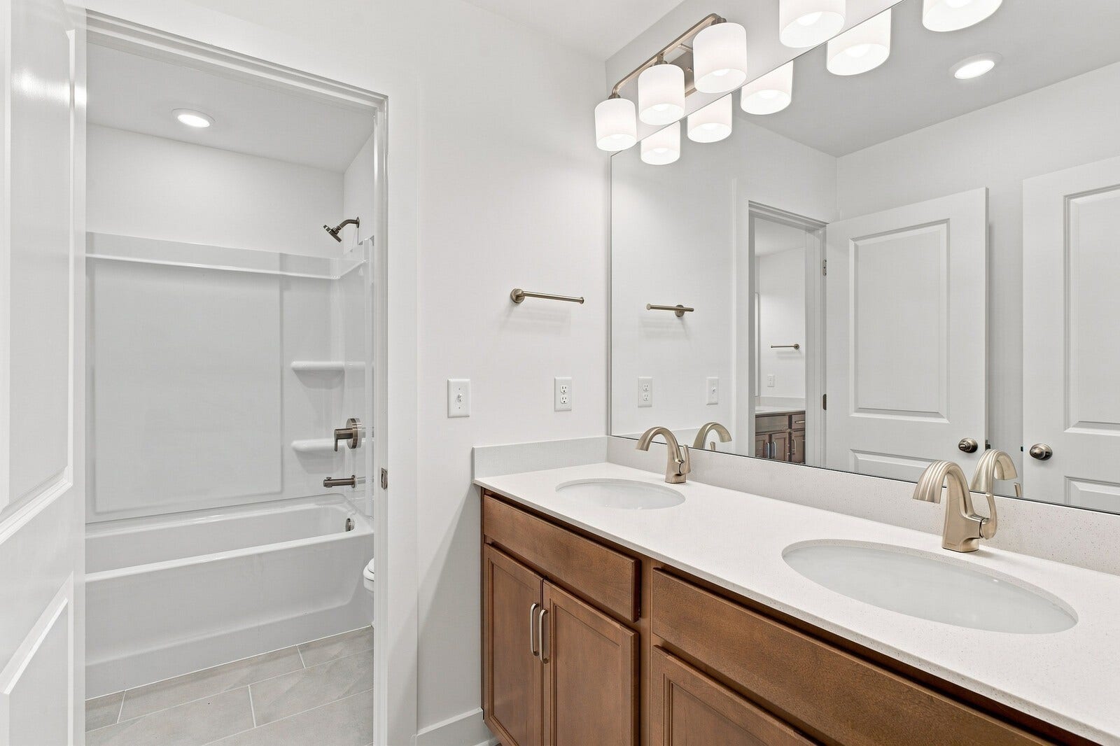 2009 Timothy Lane, Smyrna, TN 37167 2009 Timothy Lane, Smyrna, TN 37167