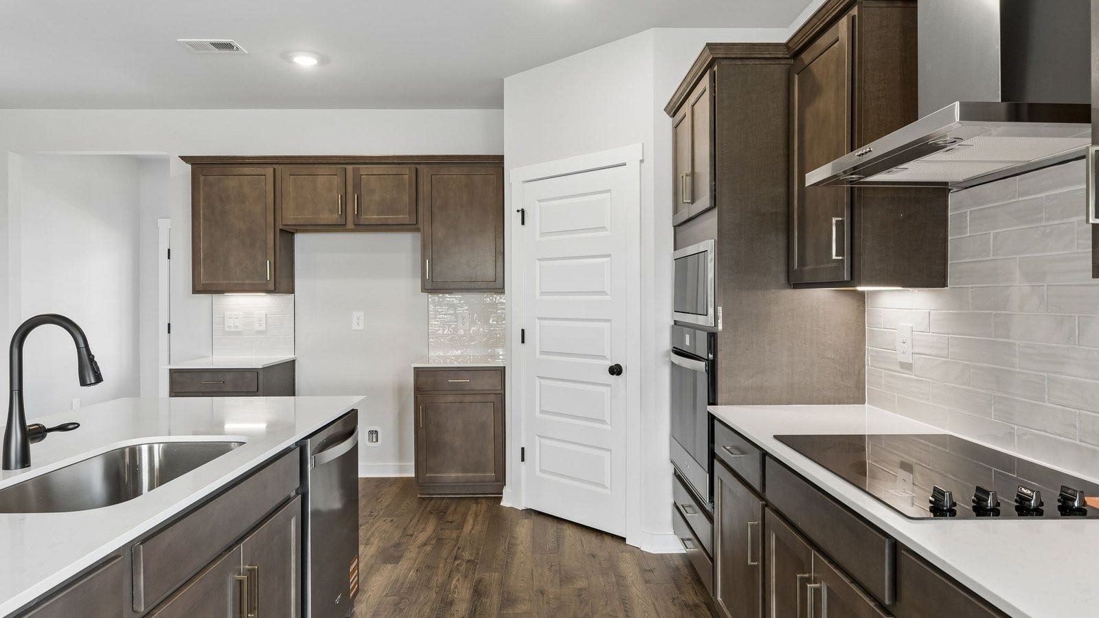 4028 Red Hawk Road, Columbia, TN 38401 4028 Red Hawk Road, Columbia, TN 38401