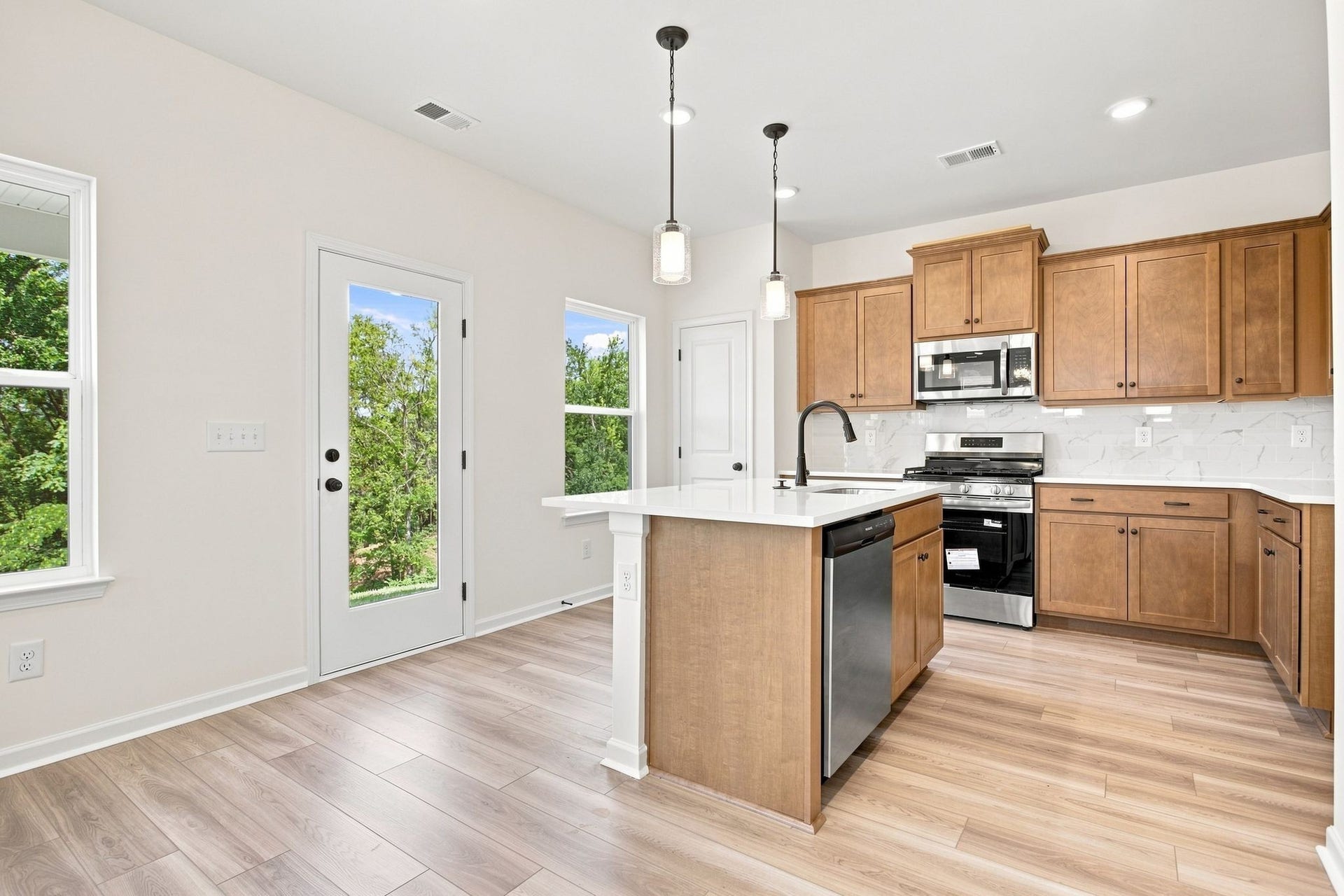 621 Nightengale Ridge Dr, Columbia, TN 38401 621 Nightengale Ridge Dr, Columbia, TN 38401