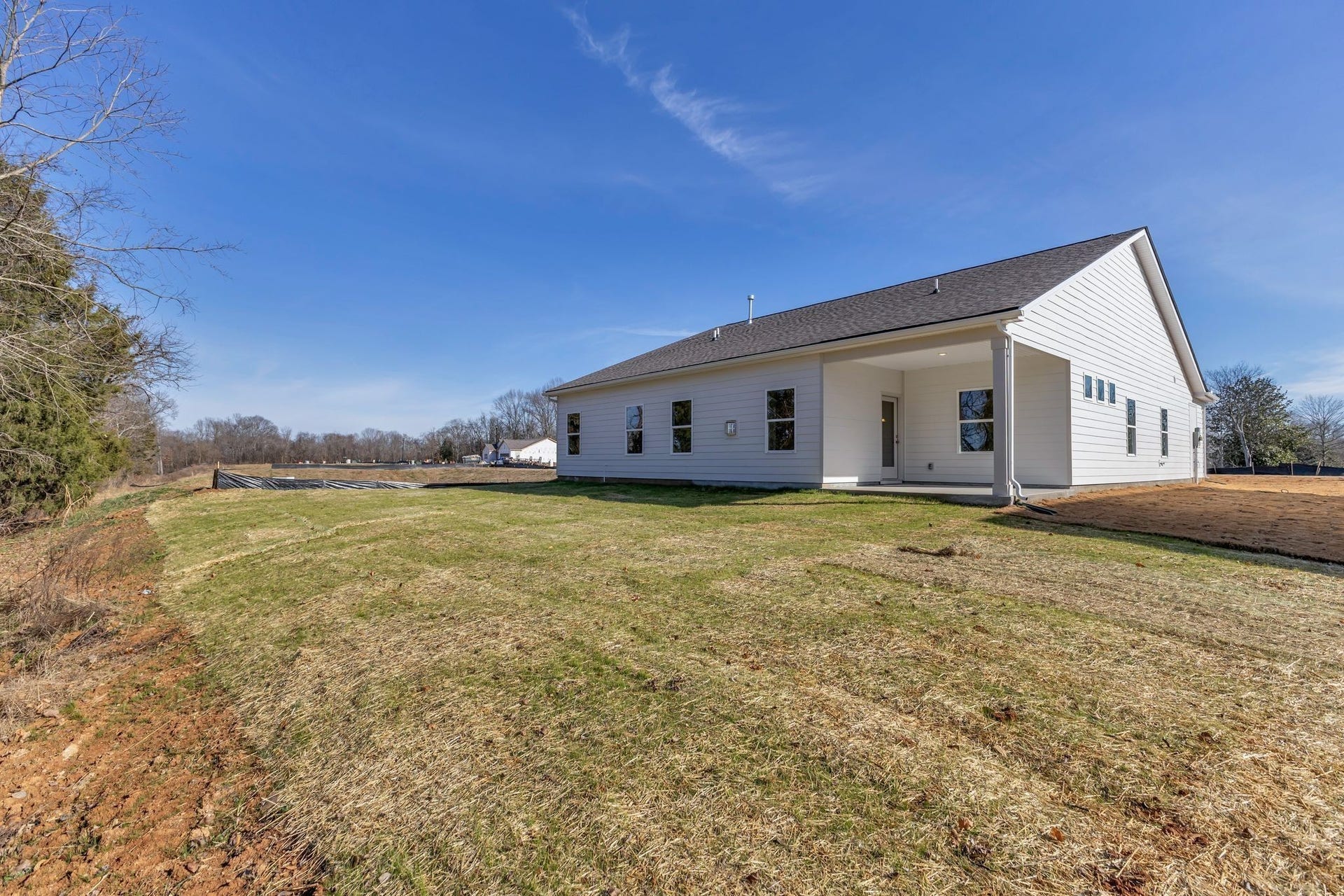 606 Nightengale Ridge Dr, Columbia, TN 38401 ** Photos are not of actual home. These are example photos of the layout.**