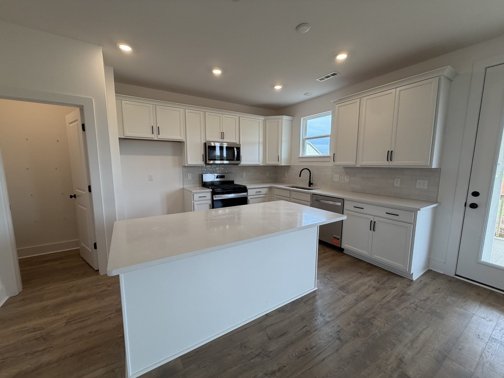 1417 Charles Dr, Chapel Hill, TN 37034 1417 Charles Dr, Chapel Hill, TN 37034