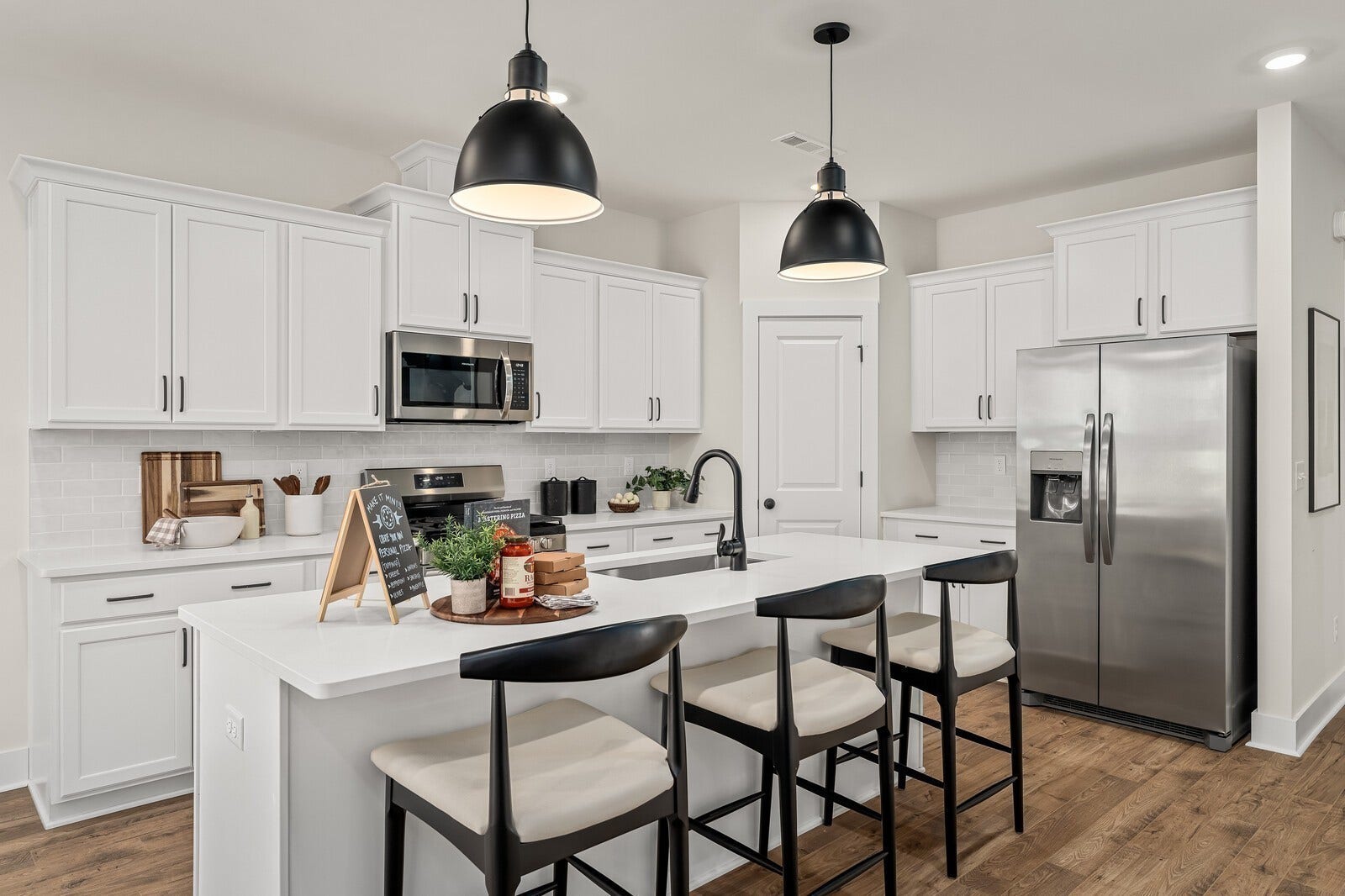 1439 Charles Drive, Chapel Hill, TN 37034 1439 Charles Drive, Chapel Hill, TN 37034