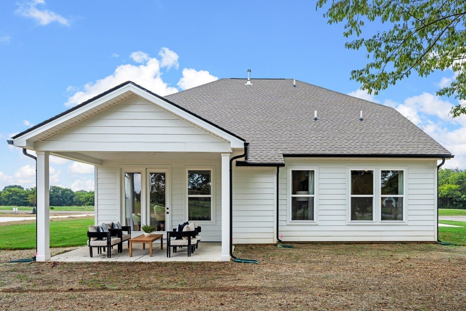 1439 Charles Drive, Chapel Hill, TN 37034 1439 Charles Drive, Chapel Hill, TN 37034