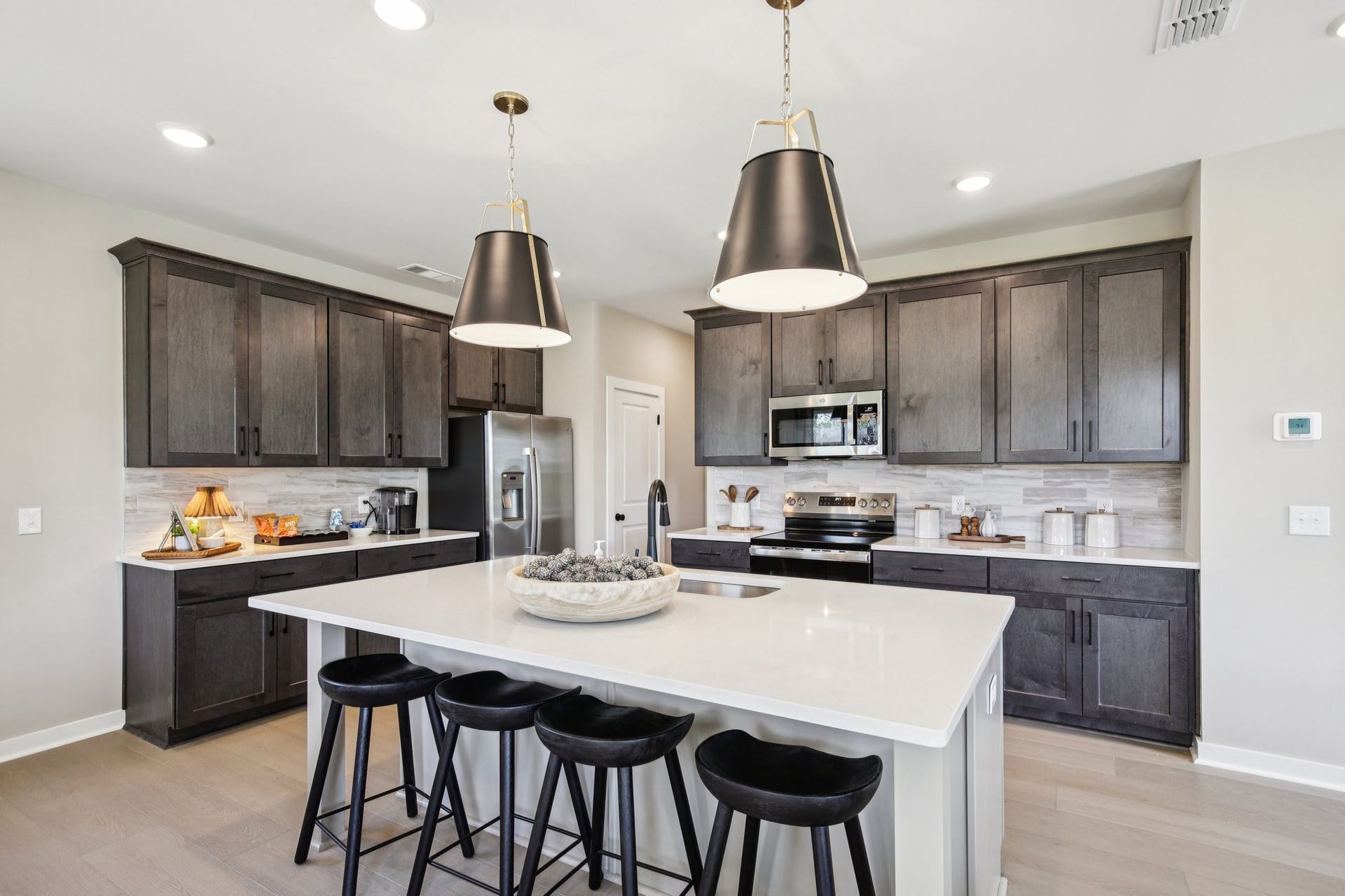 102 Ridgeview Drive, Shelbyville, TN 37160 Picture from existing Jasmine furnished model home at a different location