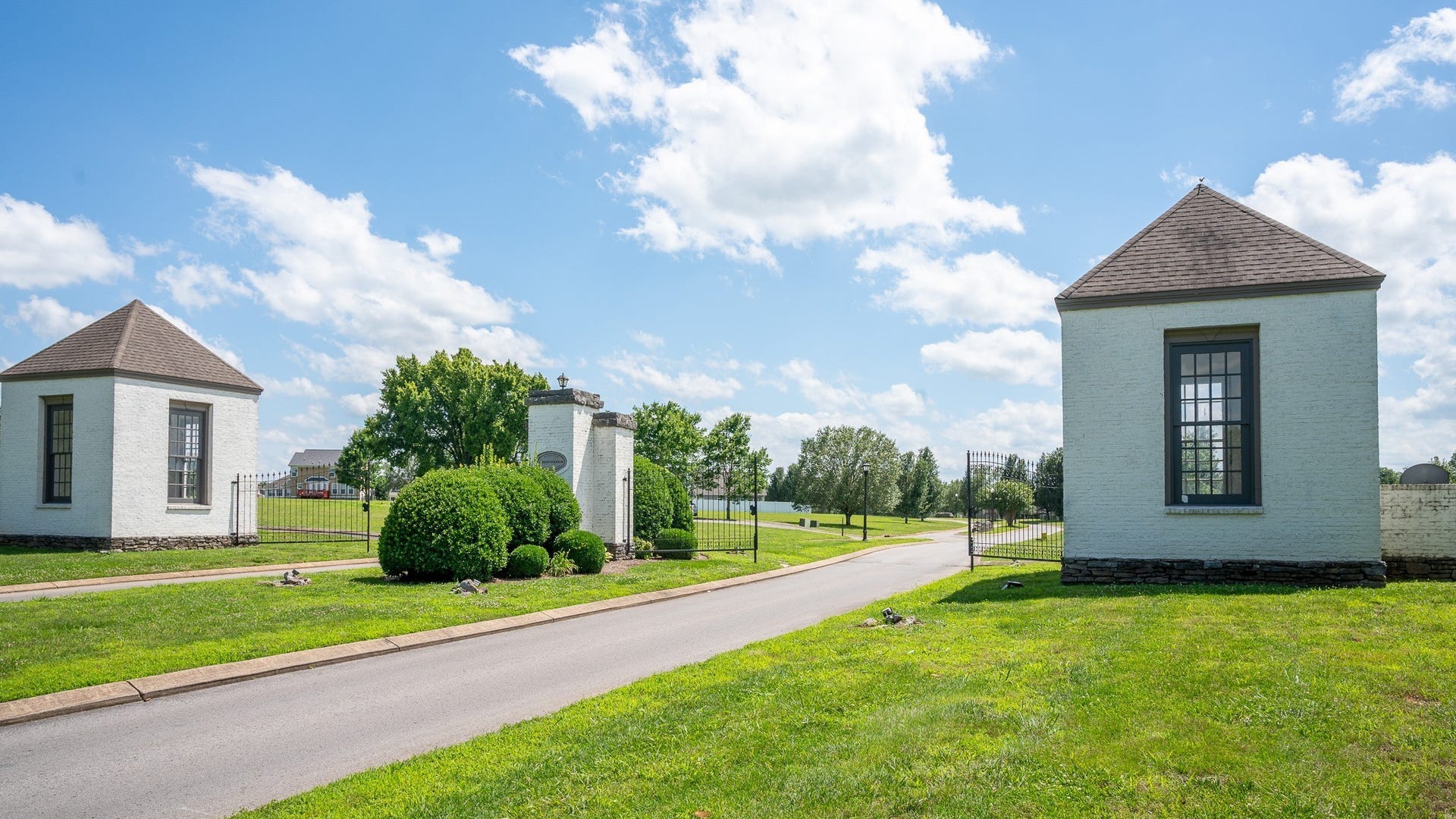 102 Ridgeview Drive, Shelbyville, TN 37160 102 Ridgeview Drive, Shelbyville, TN 37160
