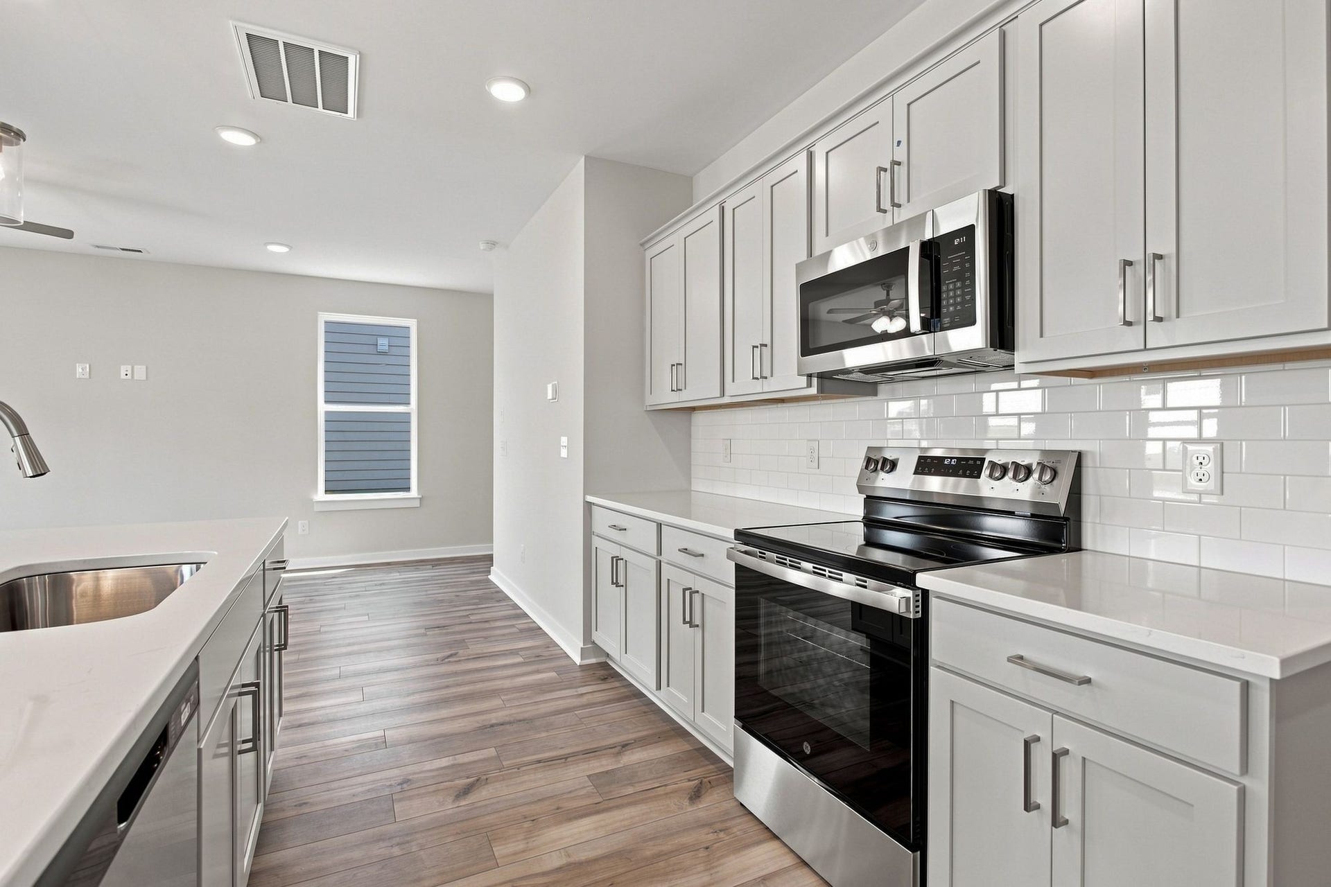 102 Ridgeview Drive, Shelbyville, TN 37160 102 Ridgeview Drive, Shelbyville, TN 37160