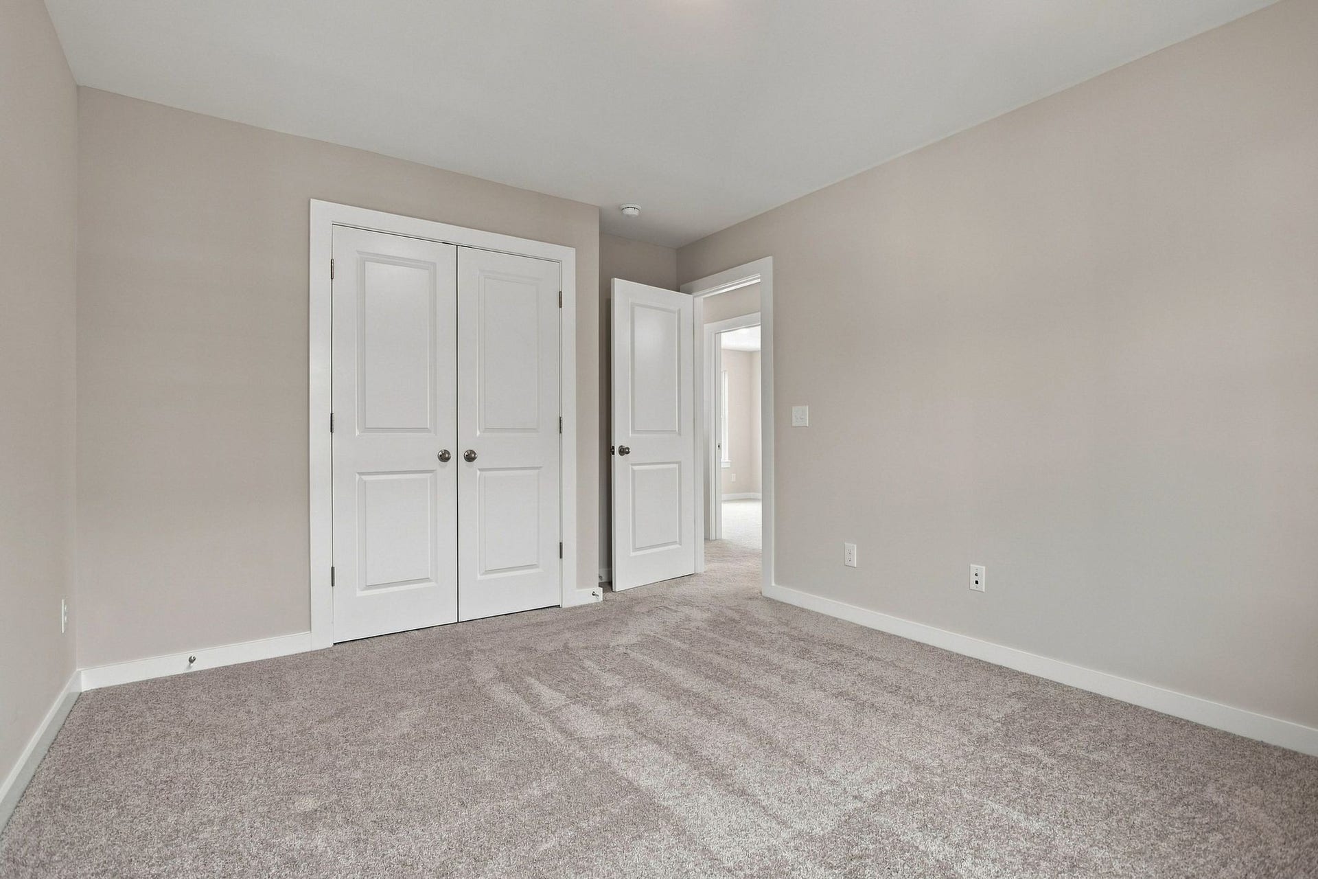 102 Ridgeview Drive, Shelbyville, TN 37160 102 Ridgeview Drive, Shelbyville, TN 37160