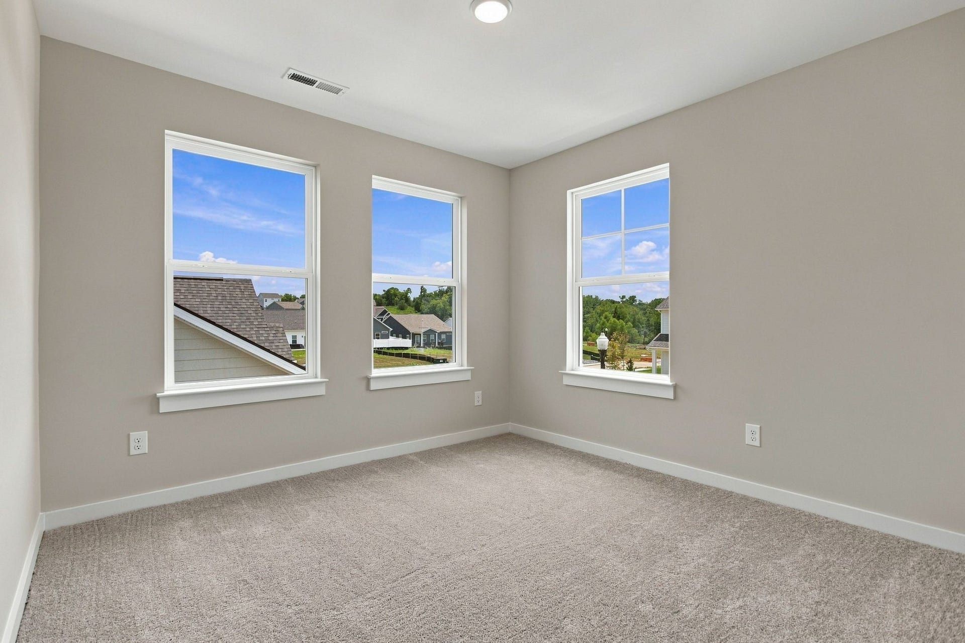 102 Ridgeview Drive, Shelbyville, TN 37160 102 Ridgeview Drive, Shelbyville, TN 37160