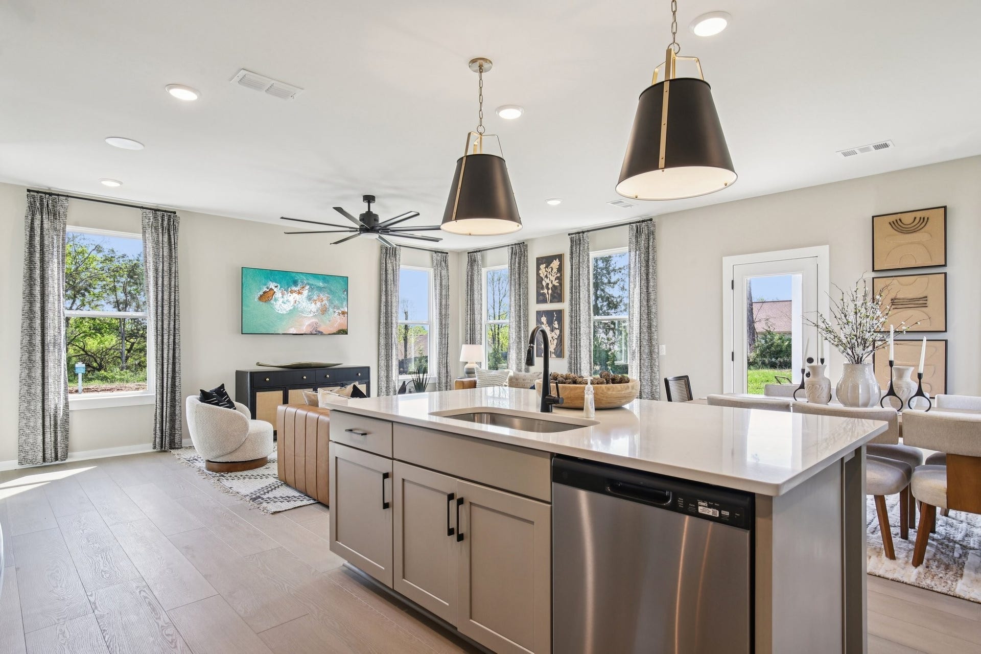 102 Ridgeview Drive, Shelbyville, TN 37160 Picture from existing Jasmine furnished model home at a different location