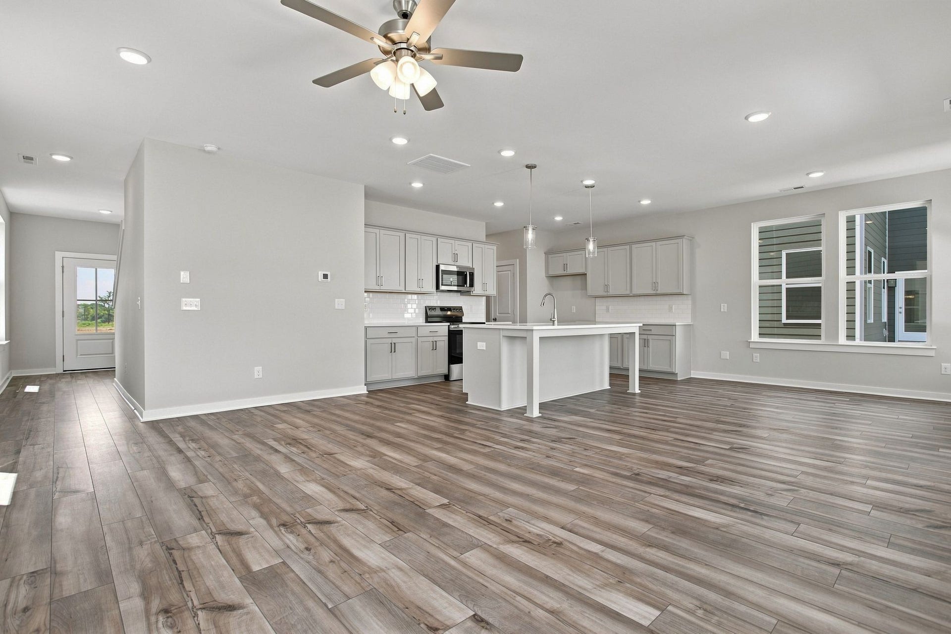 102 Ridgeview Drive, Shelbyville, TN 37160 102 Ridgeview Drive, Shelbyville, TN 37160