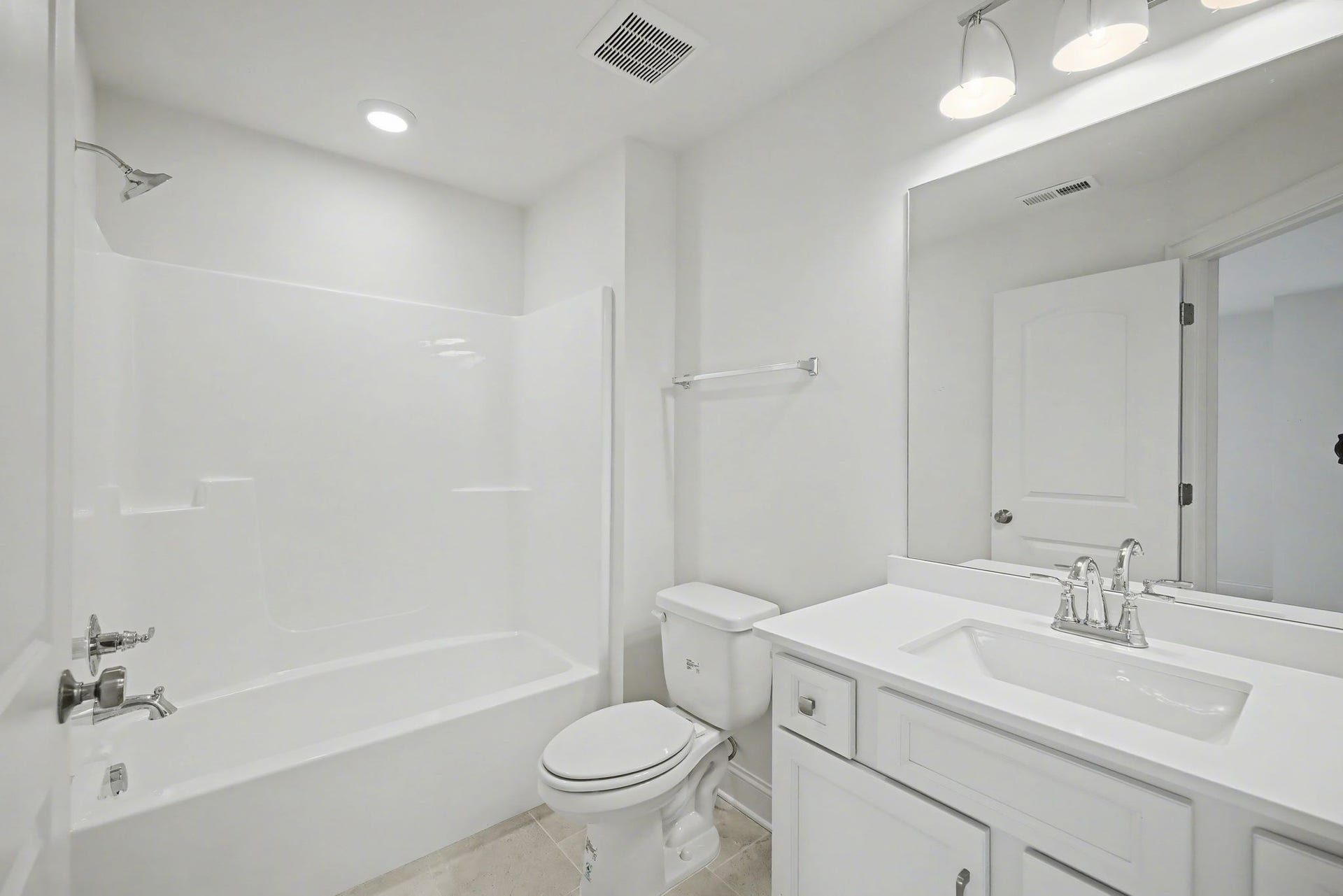 7404 Legends Way, Murfreesboro, TN 37129 ensuite bathroom