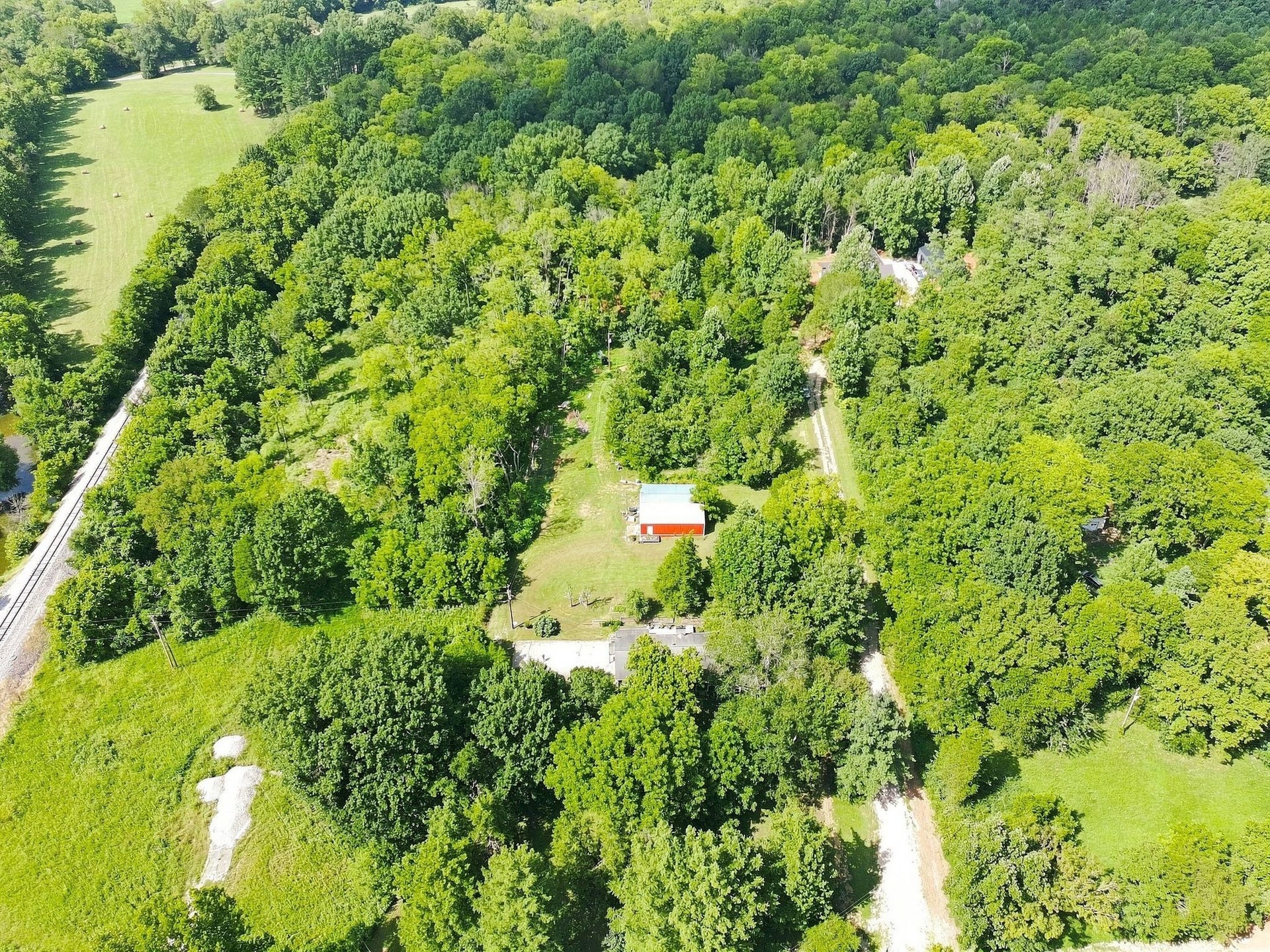 2390 Harlan Rd, Columbia, TN 38401 2390 Harlan Rd, Columbia, TN 38401