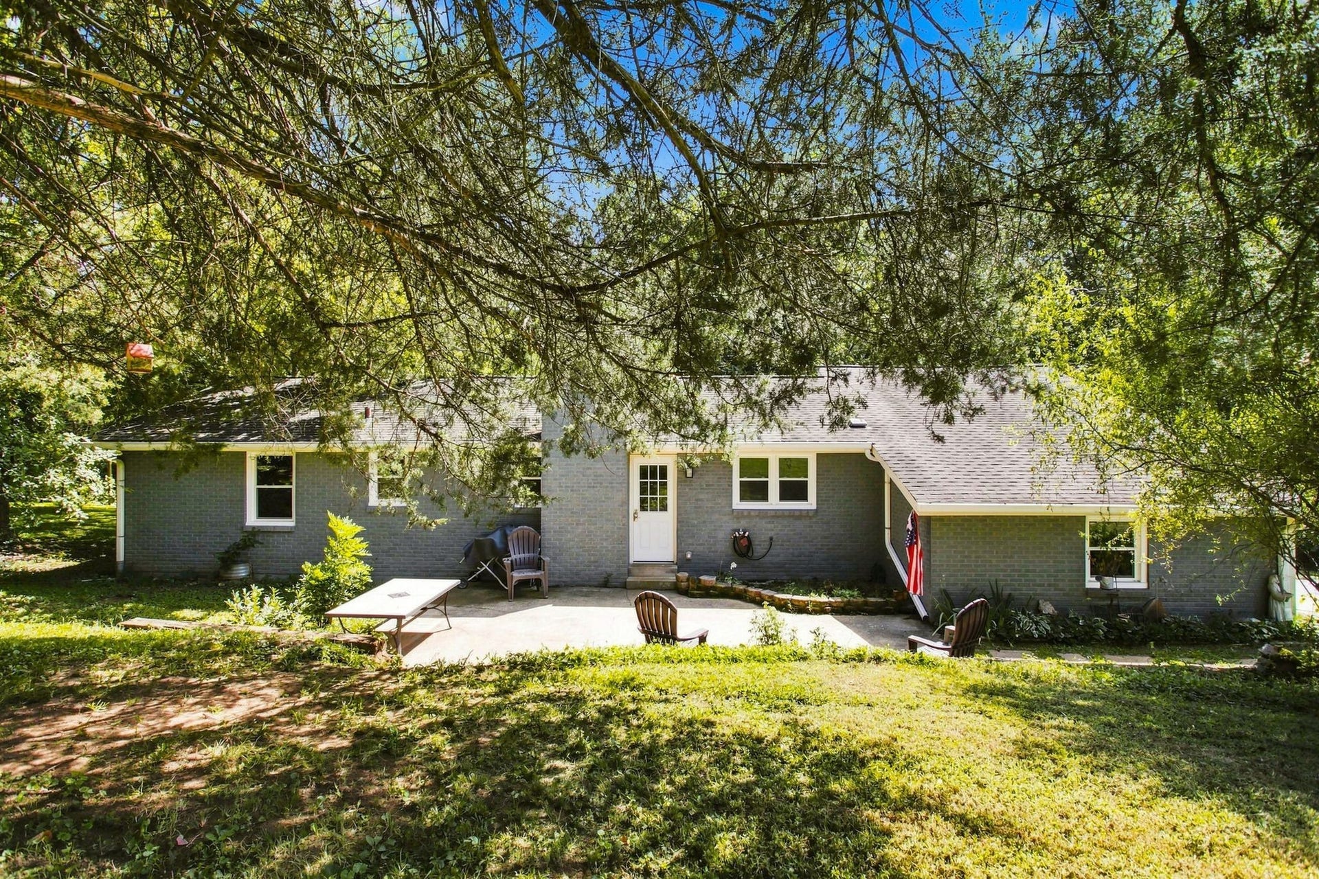 2390 Harlan Rd, Columbia, TN 38401 2390 Harlan Rd, Columbia, TN 38401