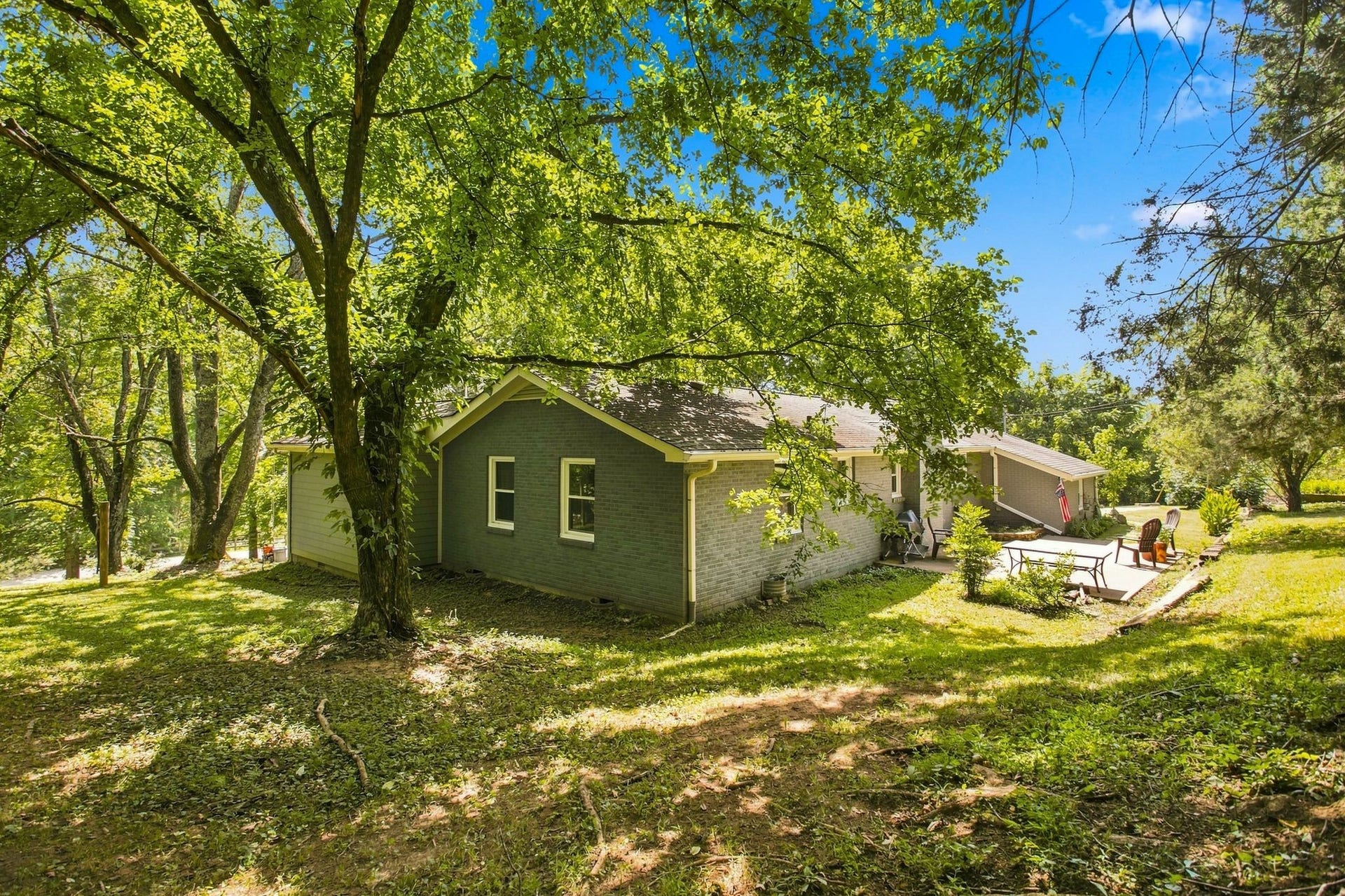 2390 Harlan Rd, Columbia, TN 38401 2390 Harlan Rd, Columbia, TN 38401