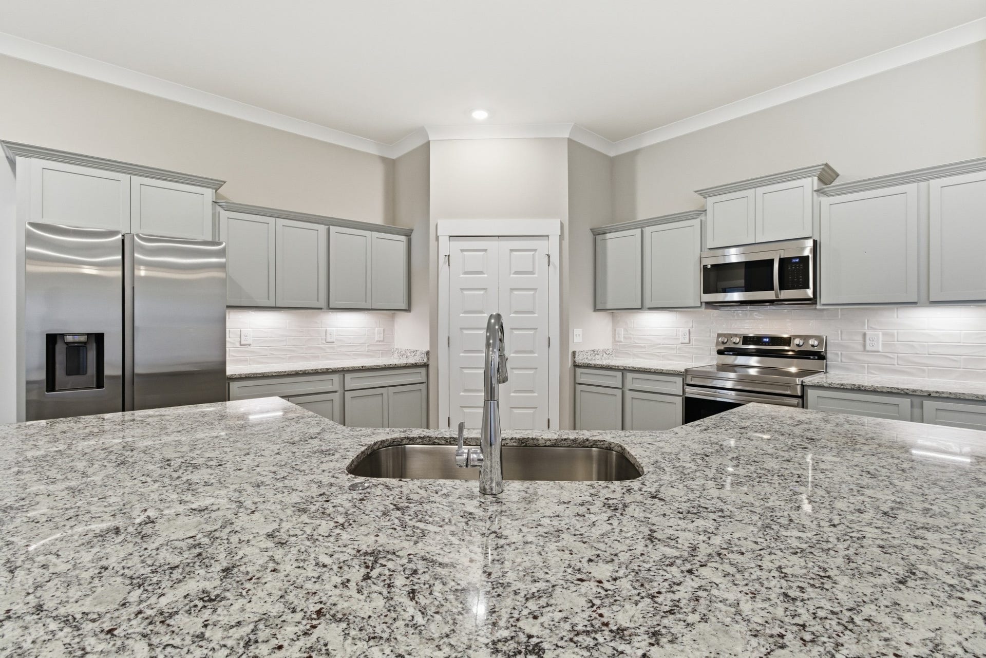 1422 Suzanne Drive, Murfreesboro, TN 37128 1422 Suzanne Drive, Murfreesboro, TN 37128