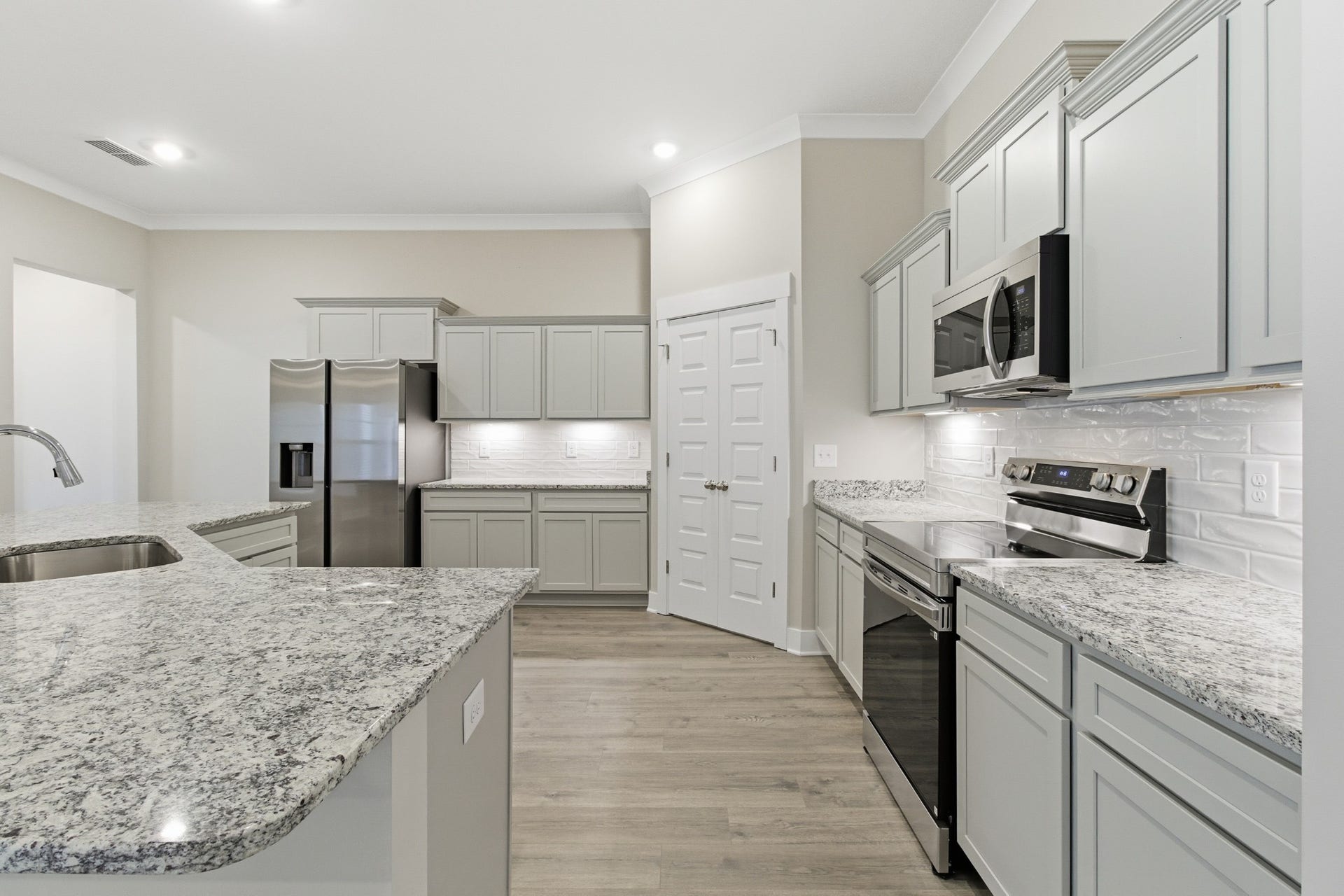 1438 Suzanne Drive, Murfreesboro, TN 37128 1438 Suzanne Drive, Murfreesboro, TN 37128
