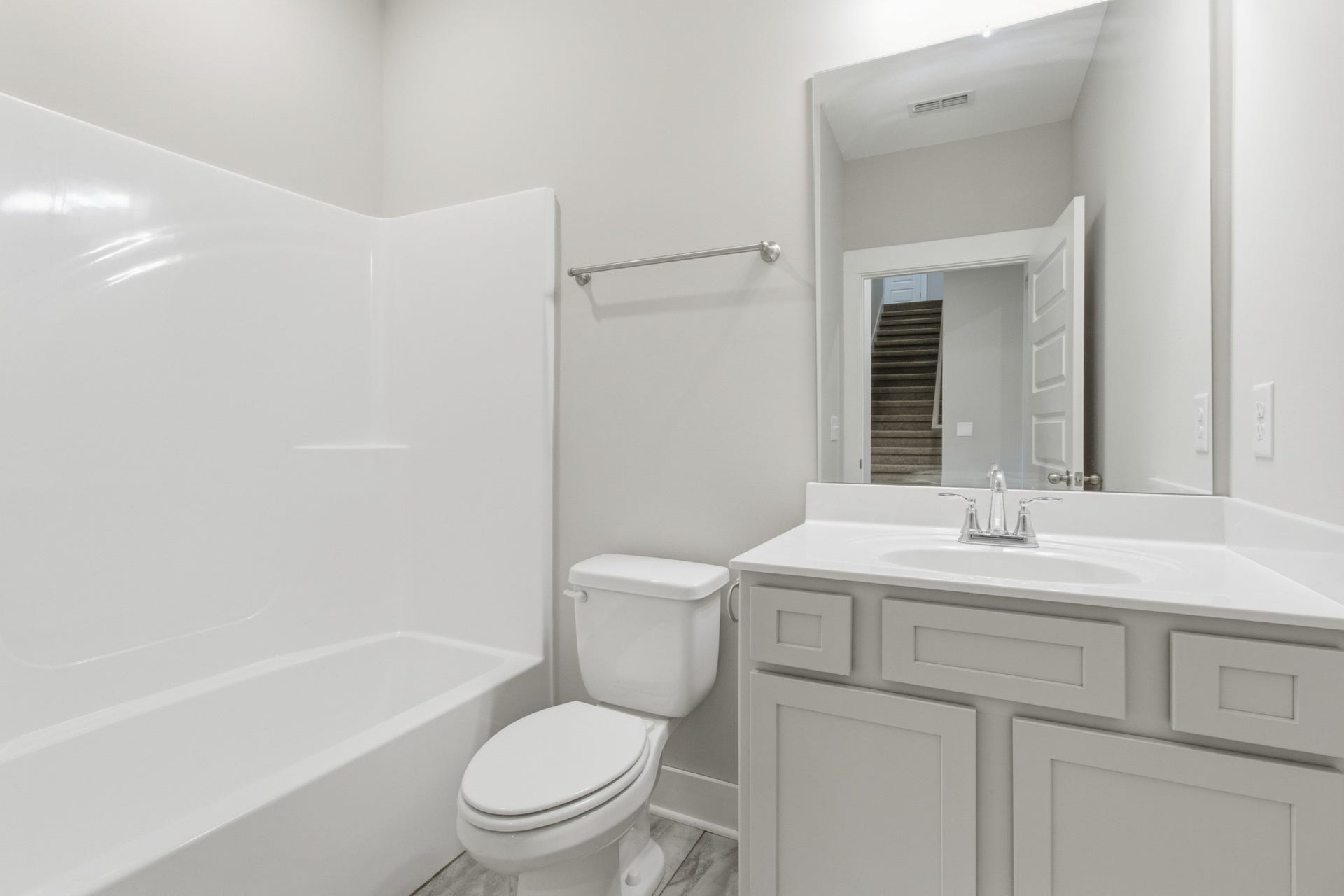 1438 Suzanne Drive, Murfreesboro, TN 37128 1438 Suzanne Drive, Murfreesboro, TN 37128
