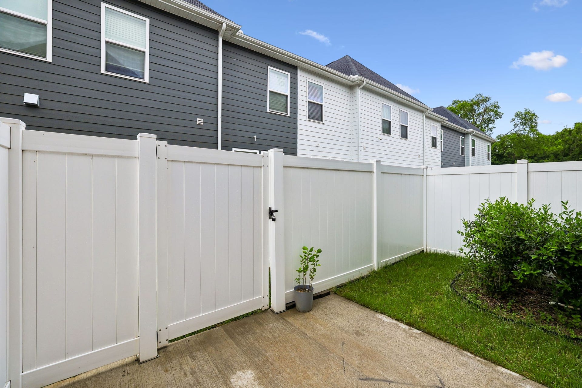 3307 Deerchase Cir, Murfreesboro, TN 37129 3307 Deerchase Cir, Murfreesboro, TN 37129