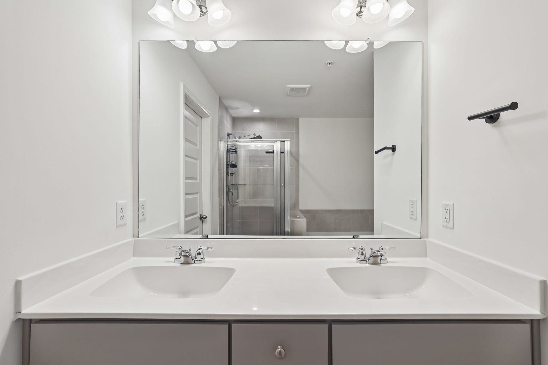 3307 Deerchase Cir, Murfreesboro, TN 37129 3307 Deerchase Cir, Murfreesboro, TN 37129