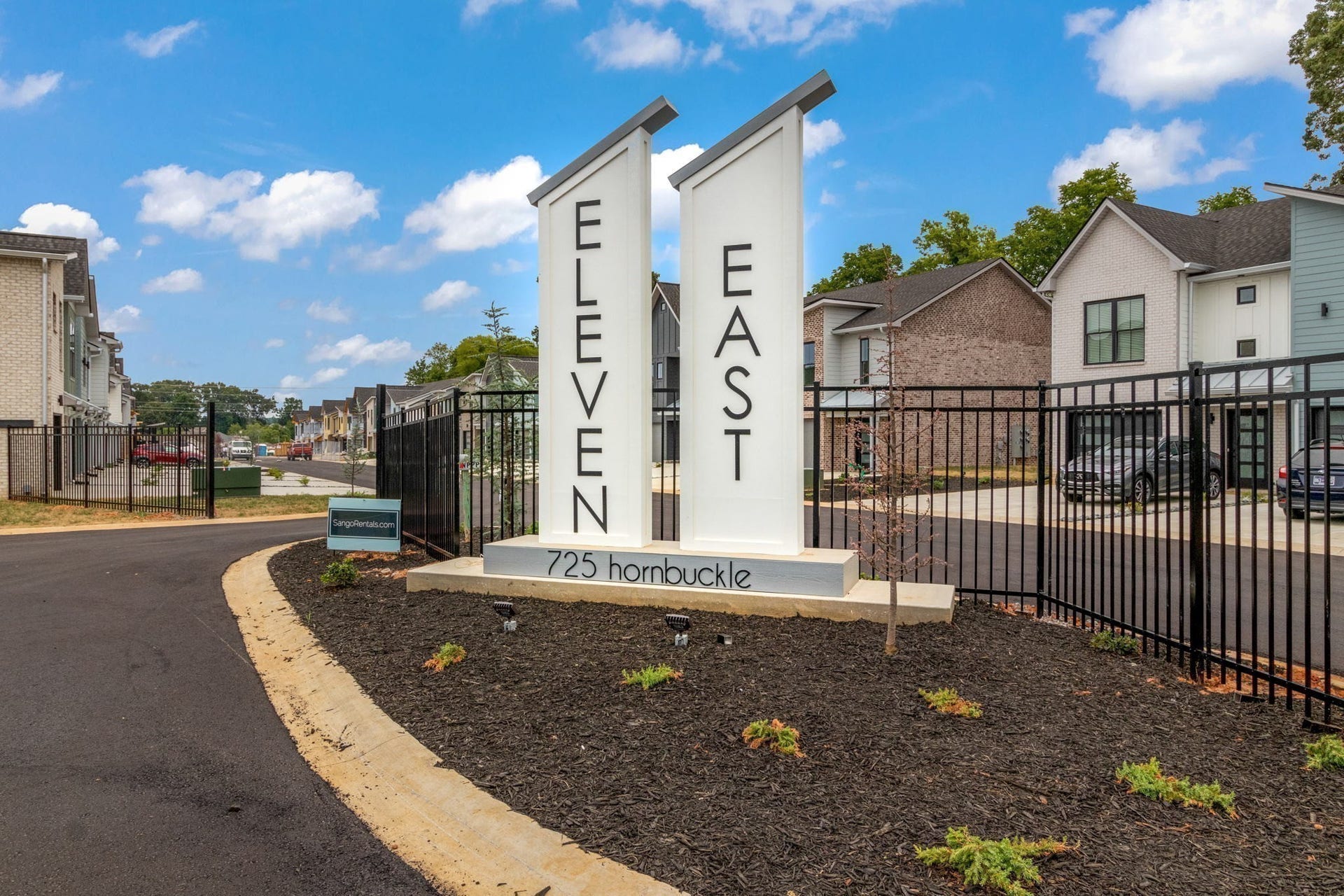 725 Hornbuckle Rd, Clarksville, TN 37043 725 Hornbuckle Rd, Clarksville, TN 37043