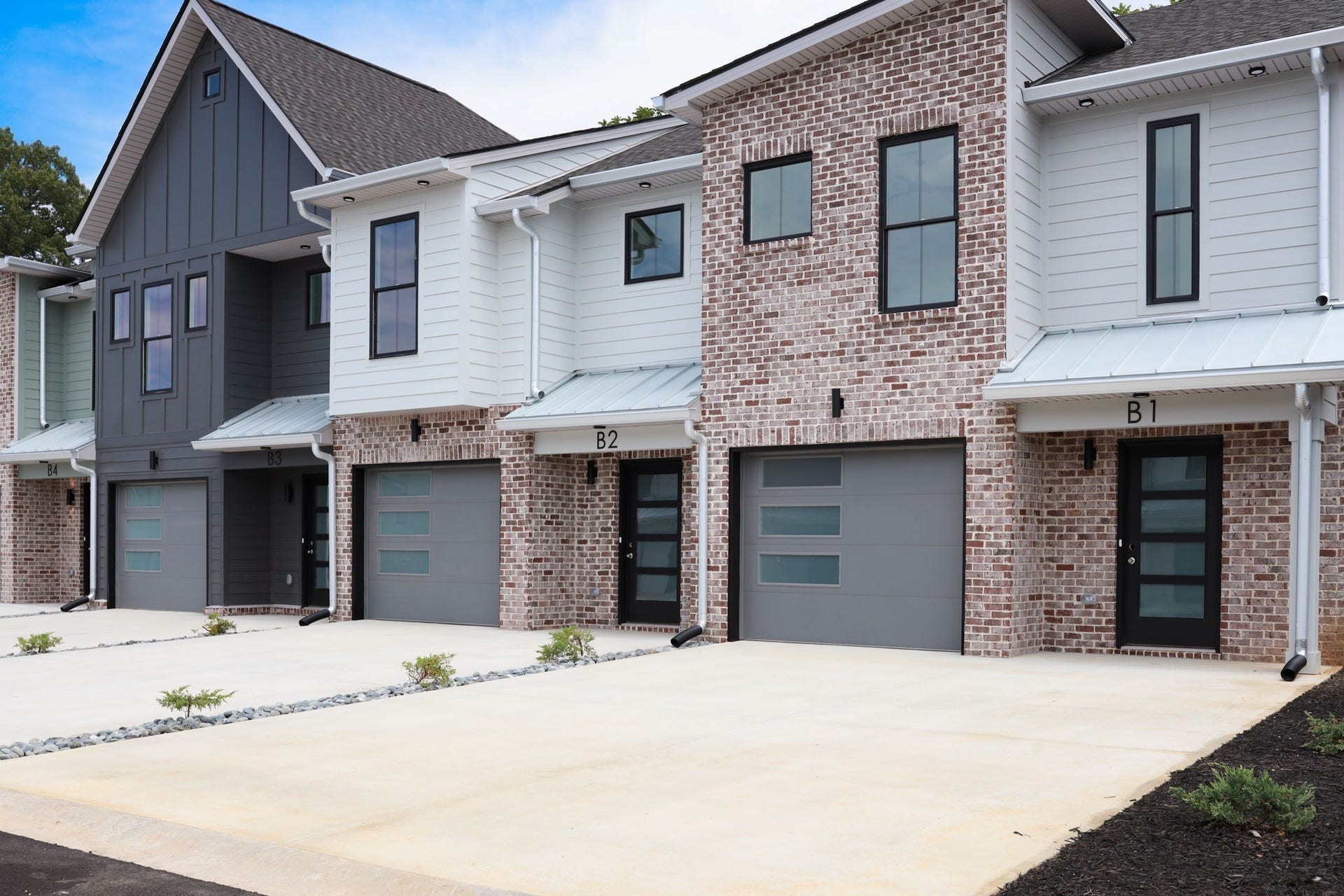 725 Hornbuckle Rd, Clarksville, TN 37043 725 Hornbuckle Rd, Clarksville, TN 37043