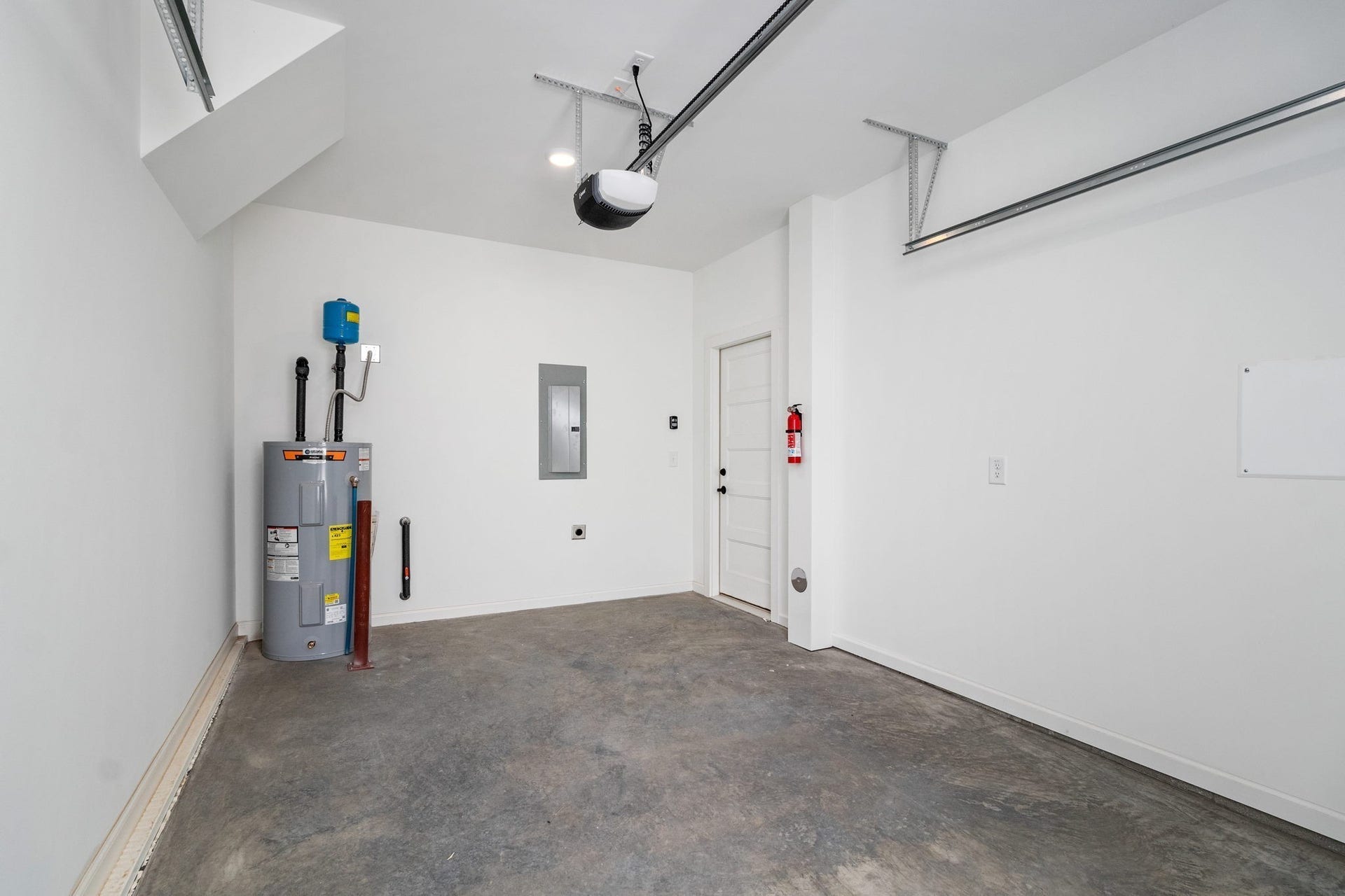 725 Hornbuckle Rd, Clarksville, TN 37043 725 Hornbuckle Rd, Clarksville, TN 37043