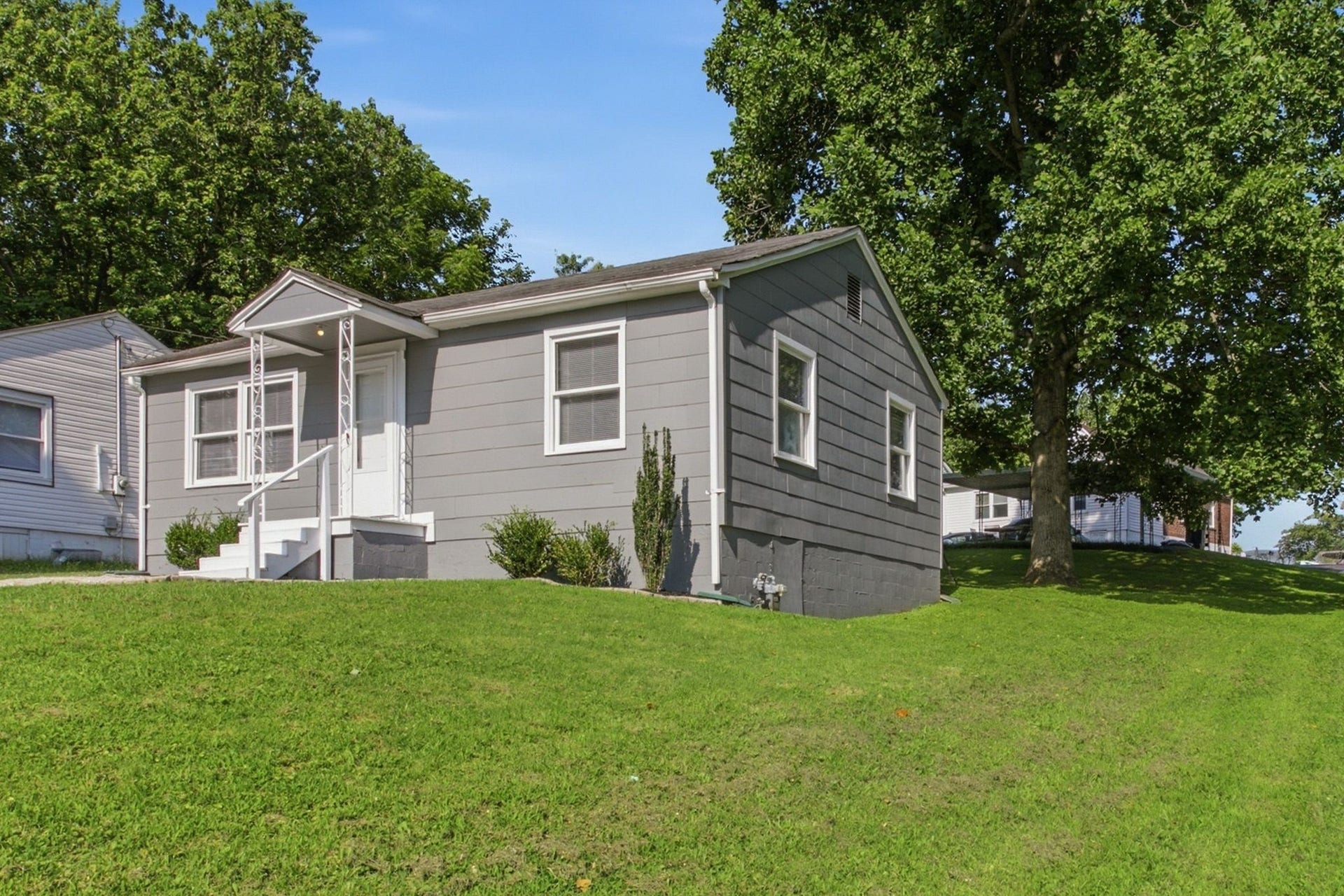 1604 S High St, Columbia, TN 38401 1604 S High St, Columbia, TN 38401