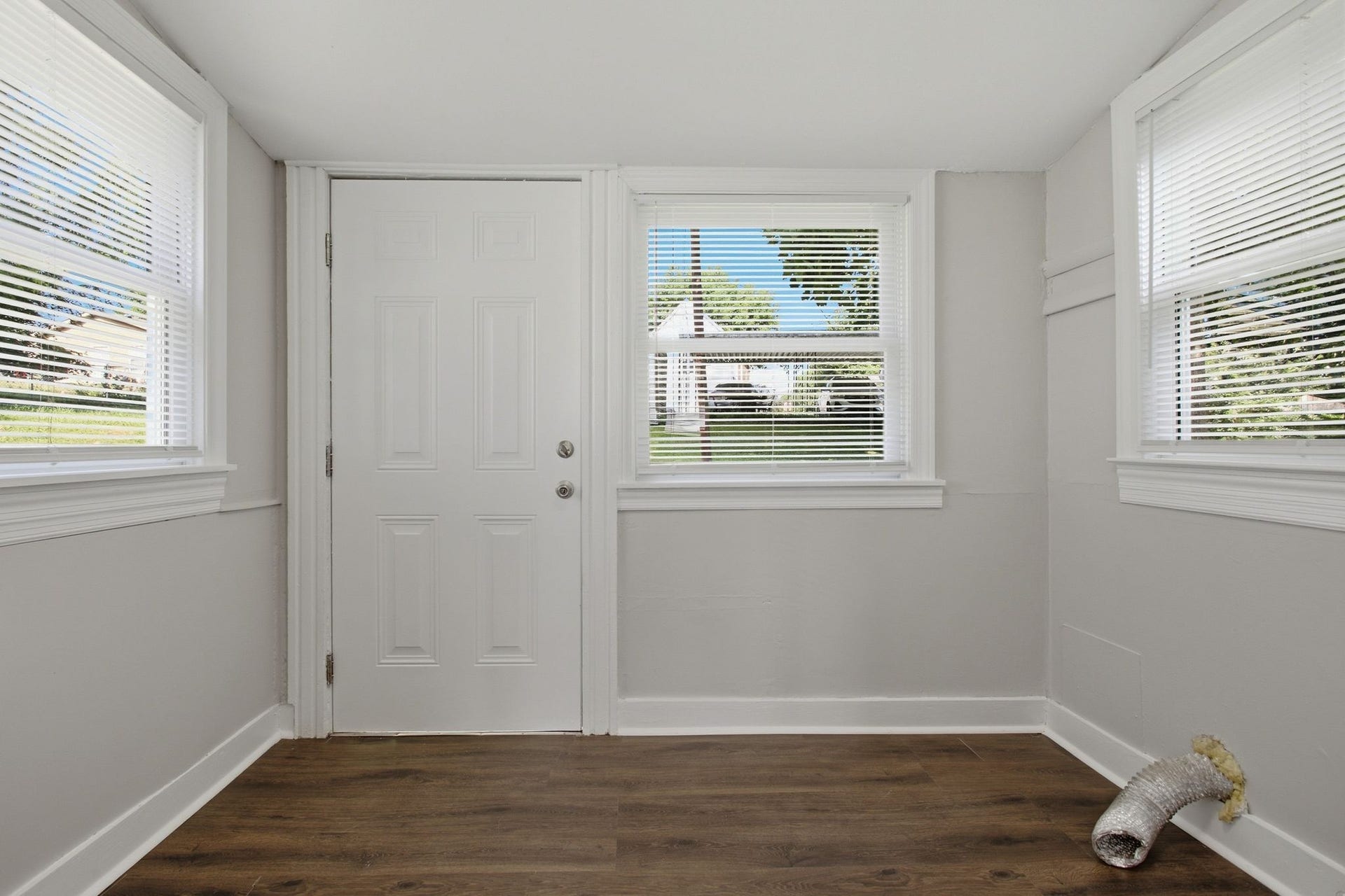 1604 S High St, Columbia, TN 38401 1604 S High St, Columbia, TN 38401