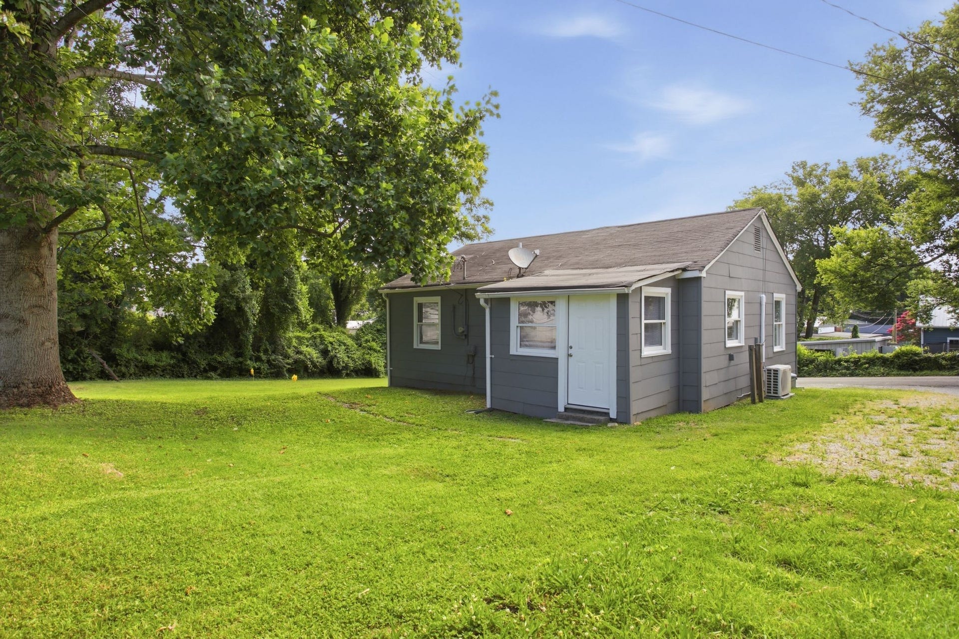 1604 S High St, Columbia, TN 38401 1604 S High St, Columbia, TN 38401