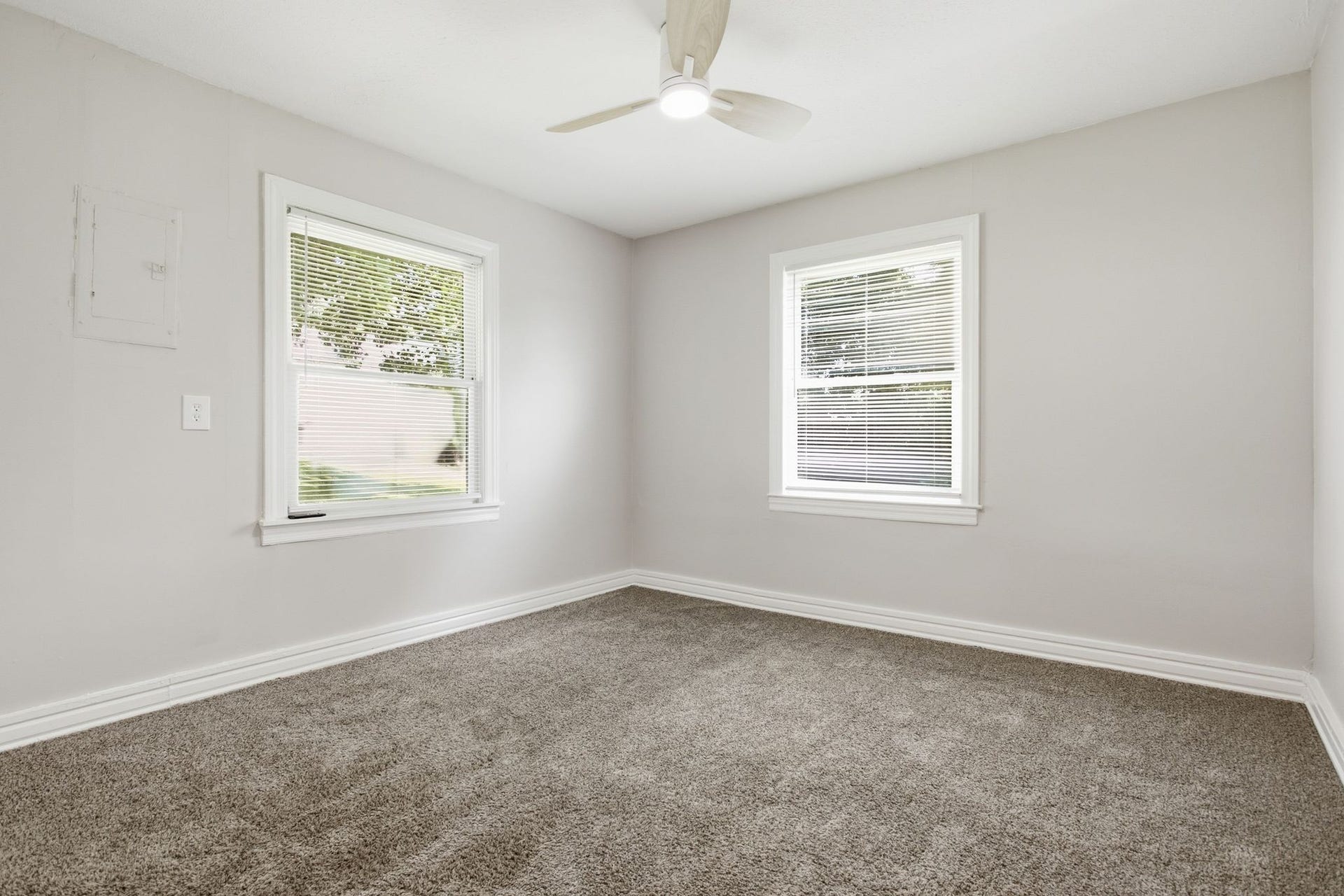 1604 S High St, Columbia, TN 38401 1604 S High St, Columbia, TN 38401