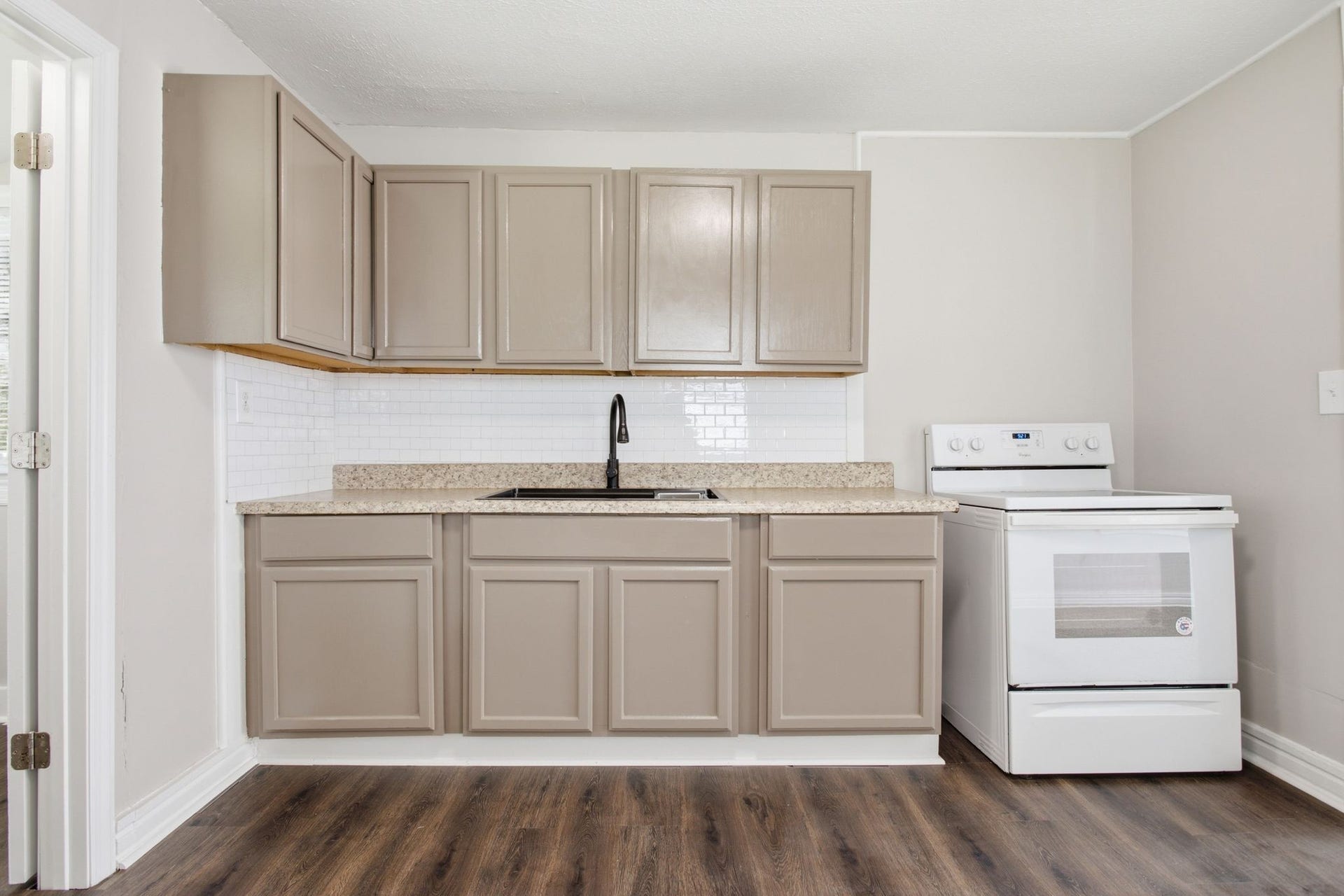 1604 S High St, Columbia, TN 38401 1604 S High St, Columbia, TN 38401