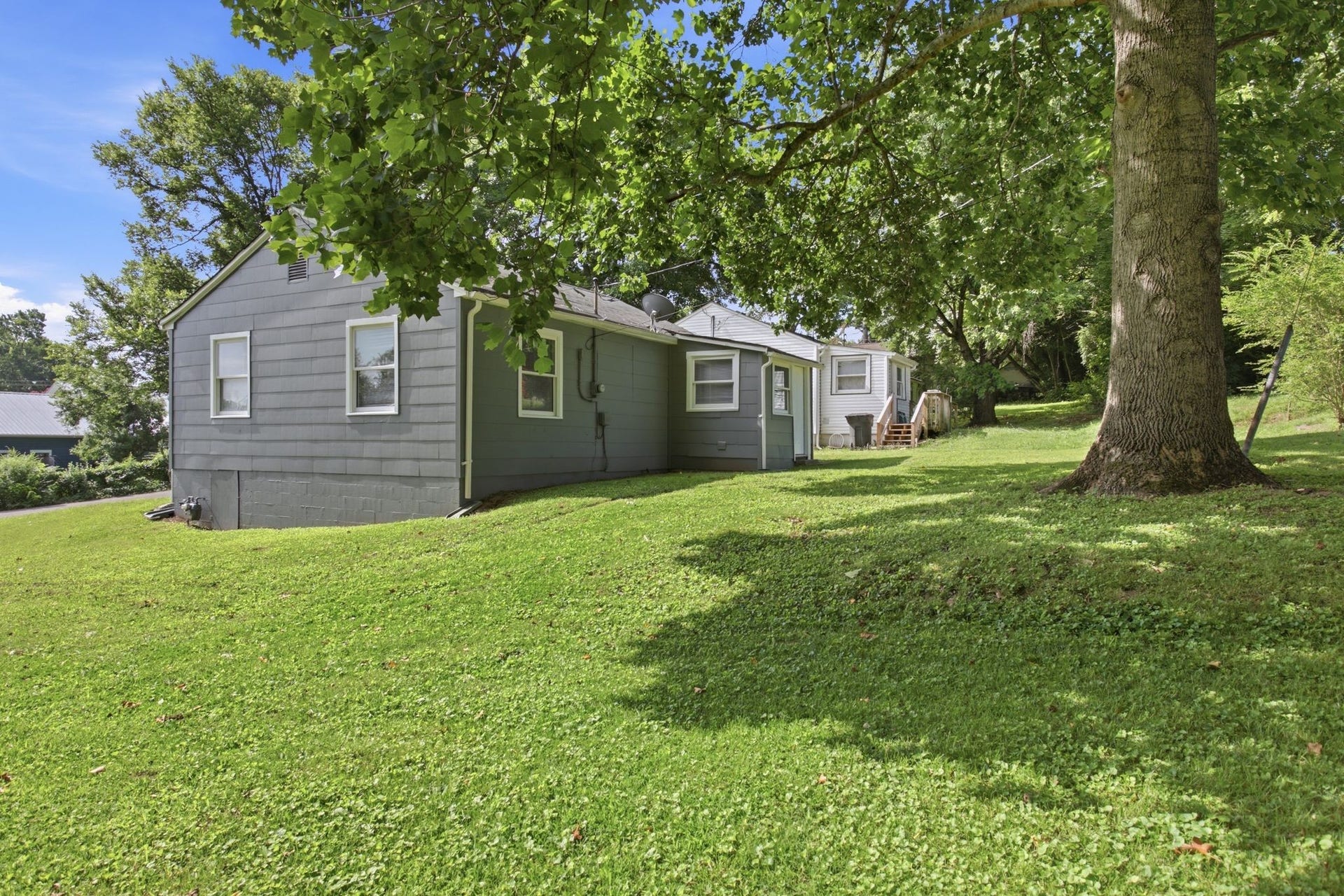 1604 S High St, Columbia, TN 38401 1604 S High St, Columbia, TN 38401