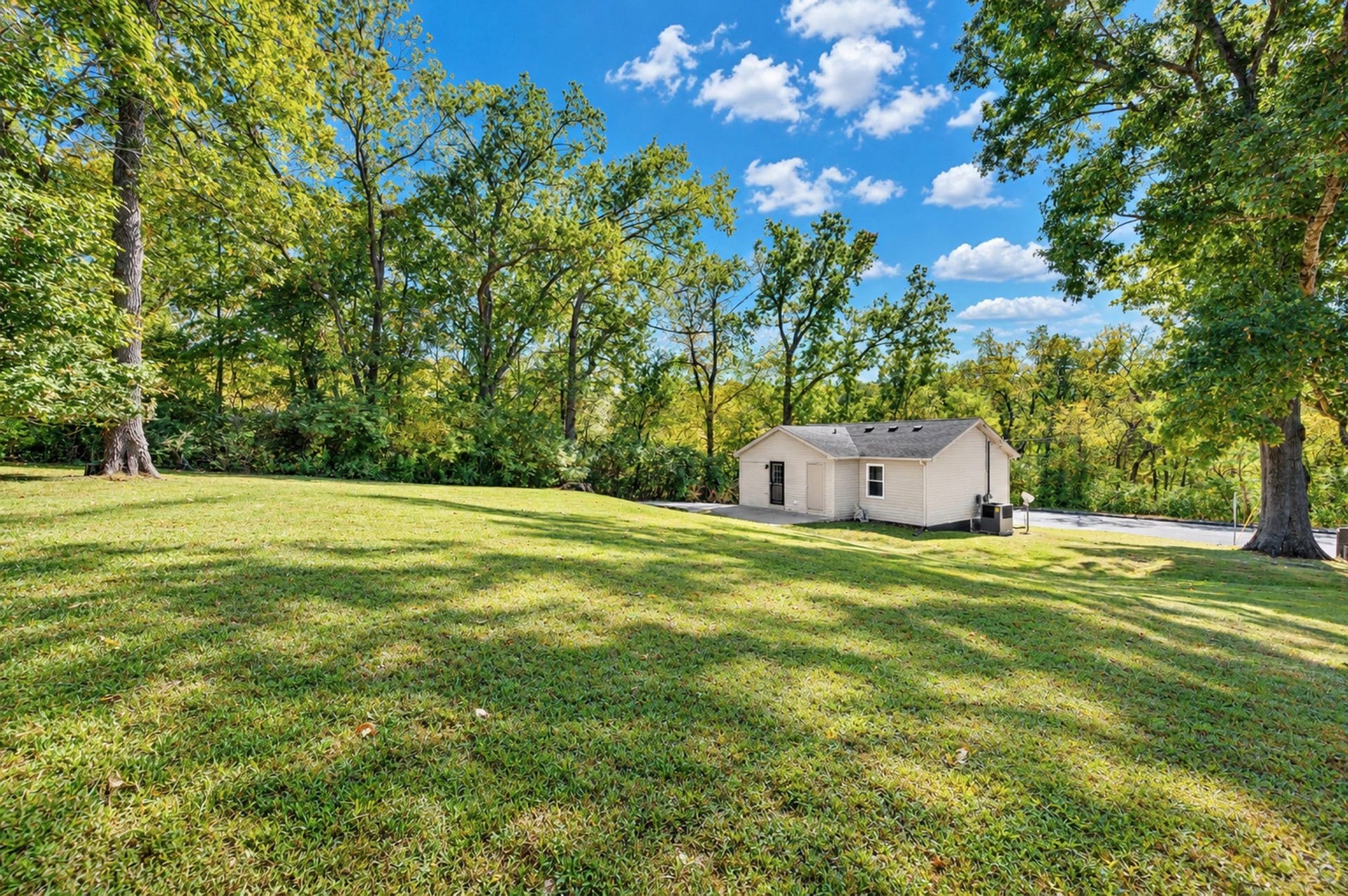 305 Hart Ln, Nashville, TN 37207 305 Hart Ln, Nashville, TN 37207