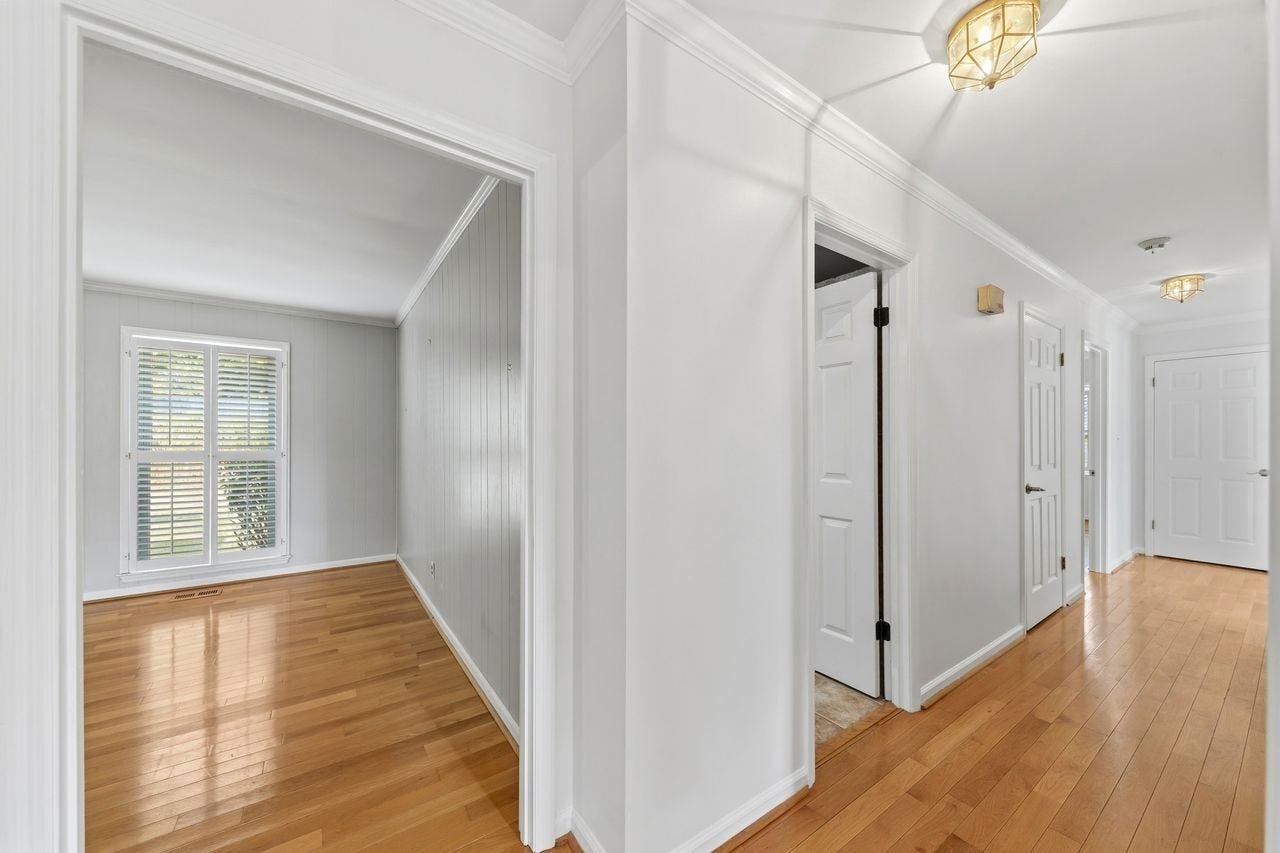 1408 Lyon St, Columbia, TN 38401 Hall outside bedrooms
