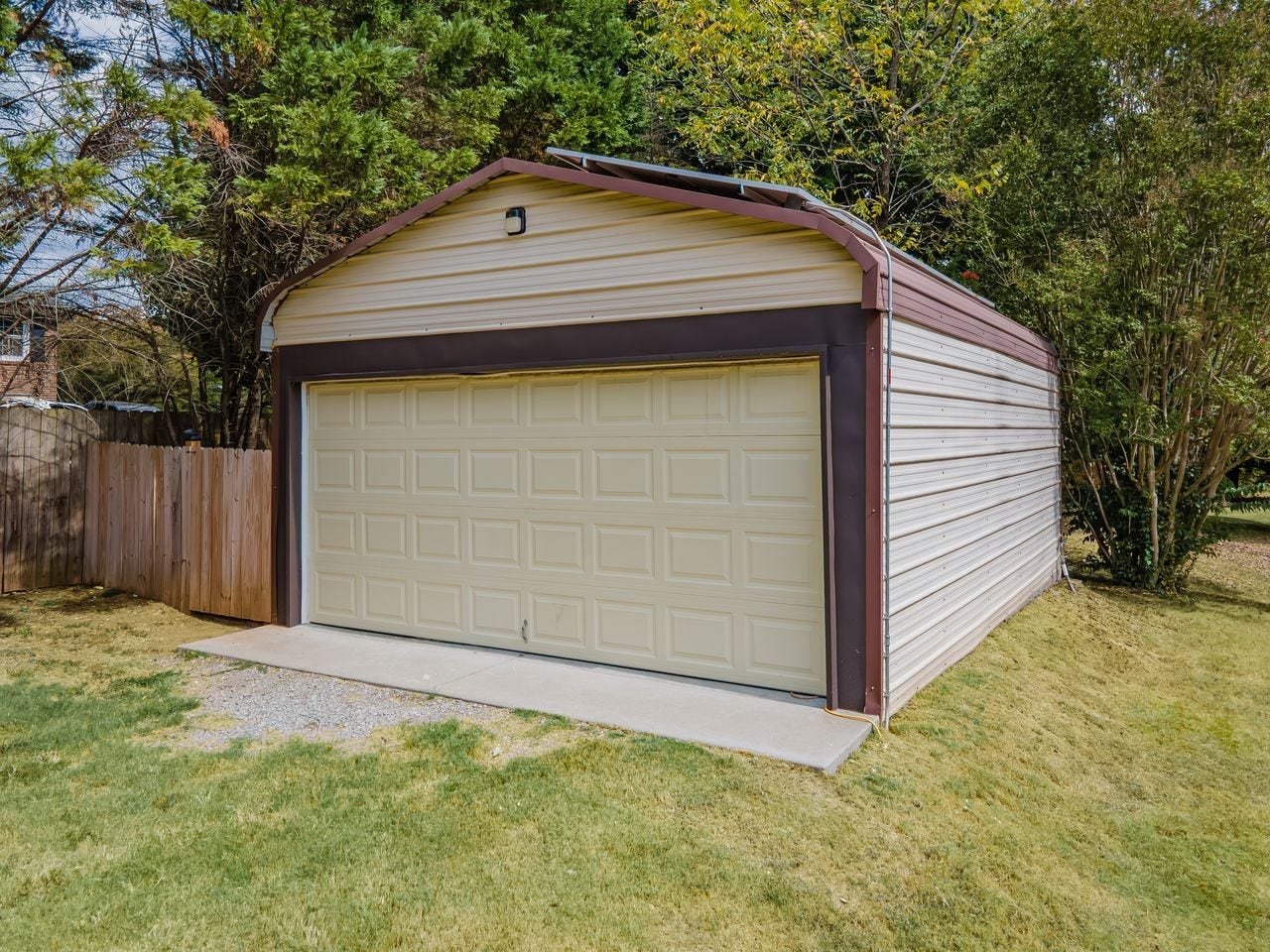 1408 Lyon St, Columbia, TN 38401 Workshop or garage