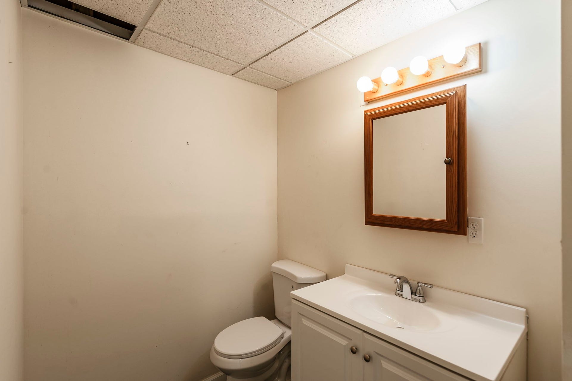 7902 Highway 100, Nashville, TN 37221 7902 Highway 100, Nashville, TN 37221