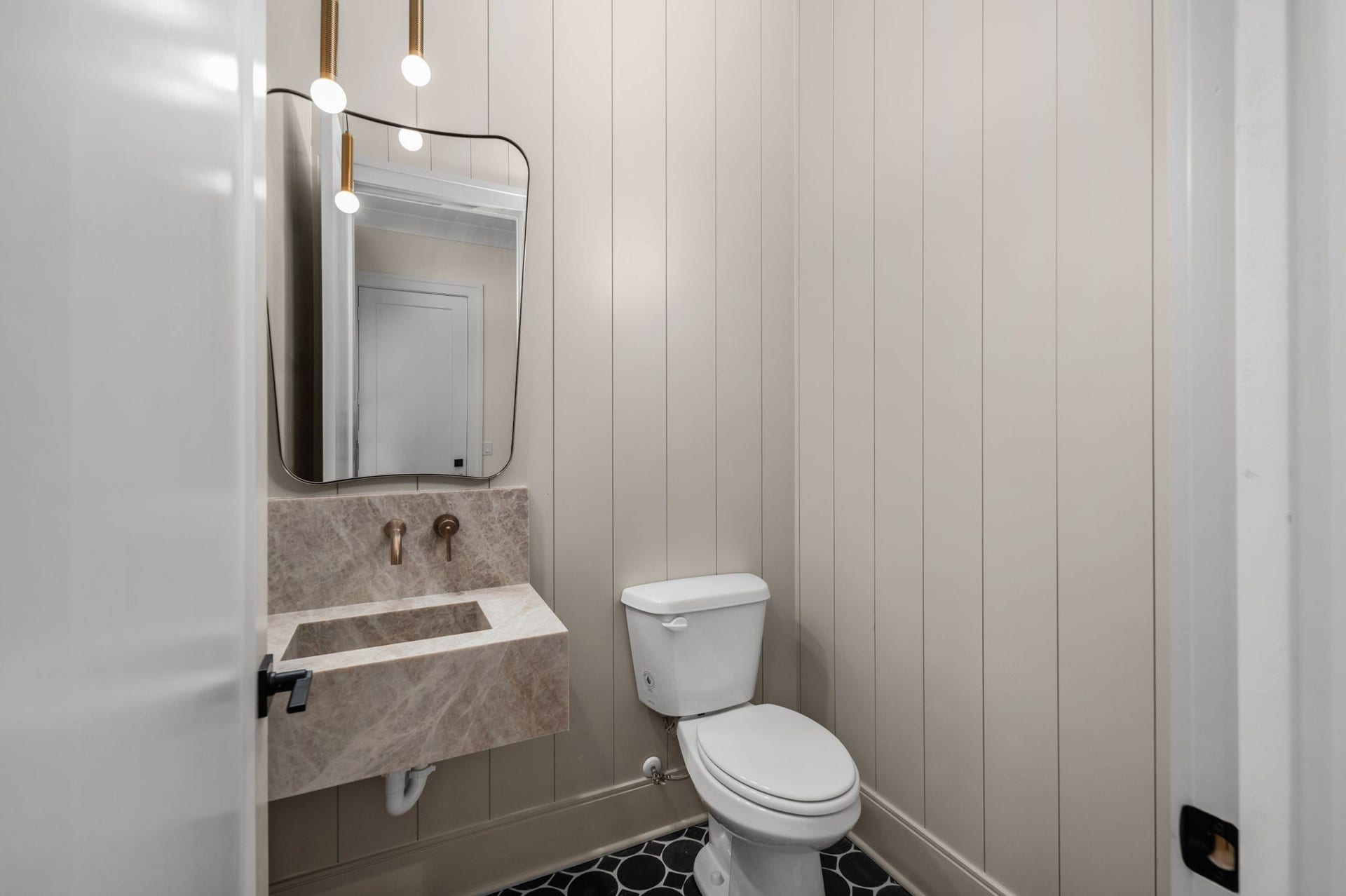 3364 Eslin Ct, Murfreesboro, TN 37130 Half bath off the Mud Room