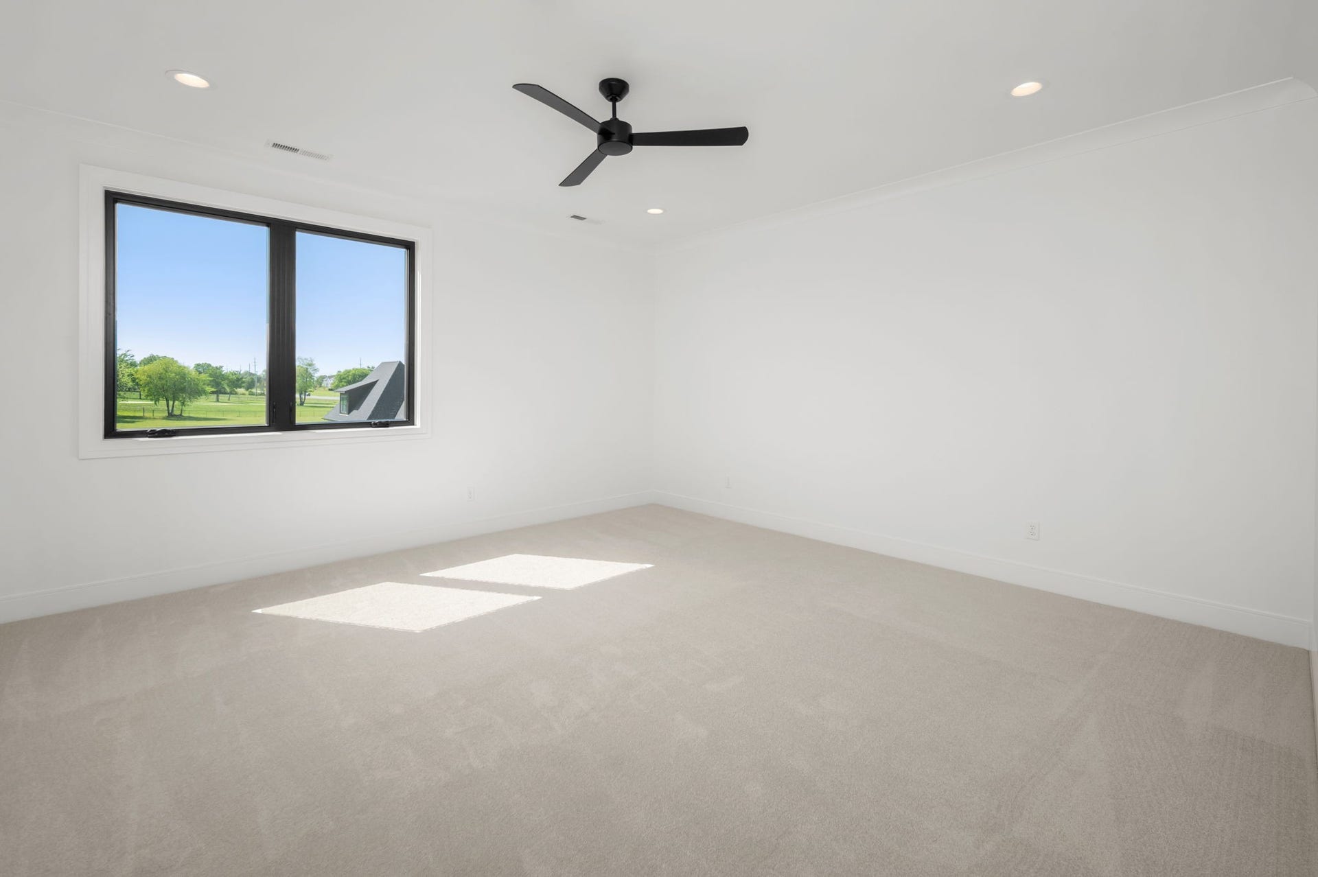 3364 Eslin Ct, Murfreesboro, TN 37130 Would be a great 5th bedroom with the addition of a Armoire or could use it as additional playroom / hobby room