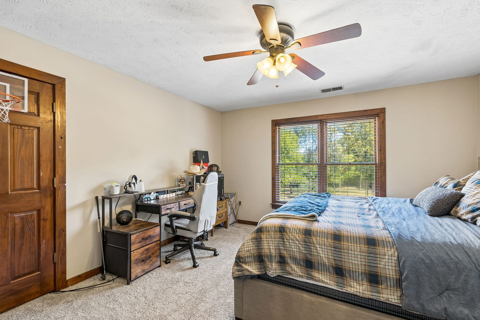 2325 Newman Rd, Rockvale, TN 37153