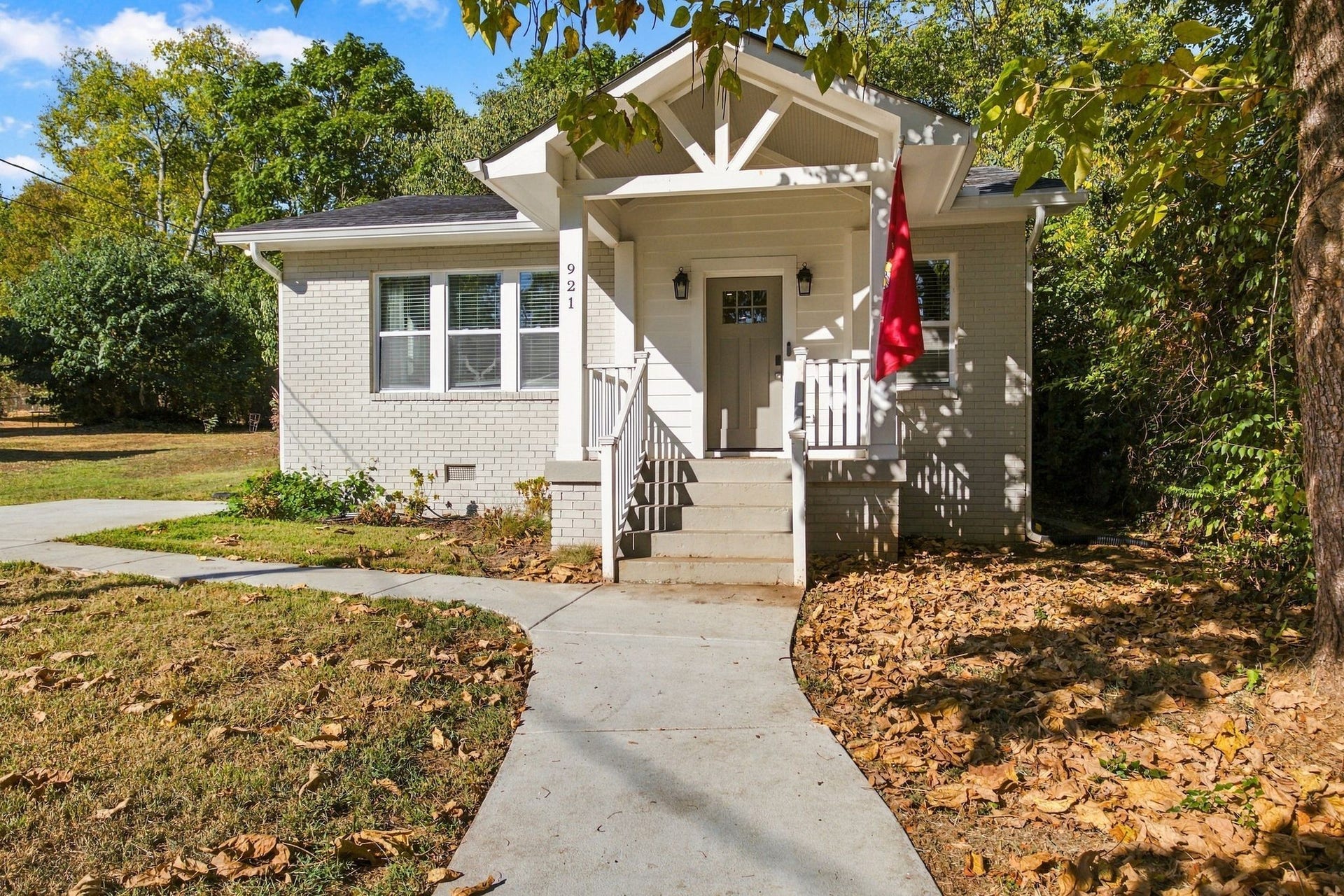 921 42nd Ave N, Nashville, TN 37209 921 42nd Ave N, Nashville, TN 37209