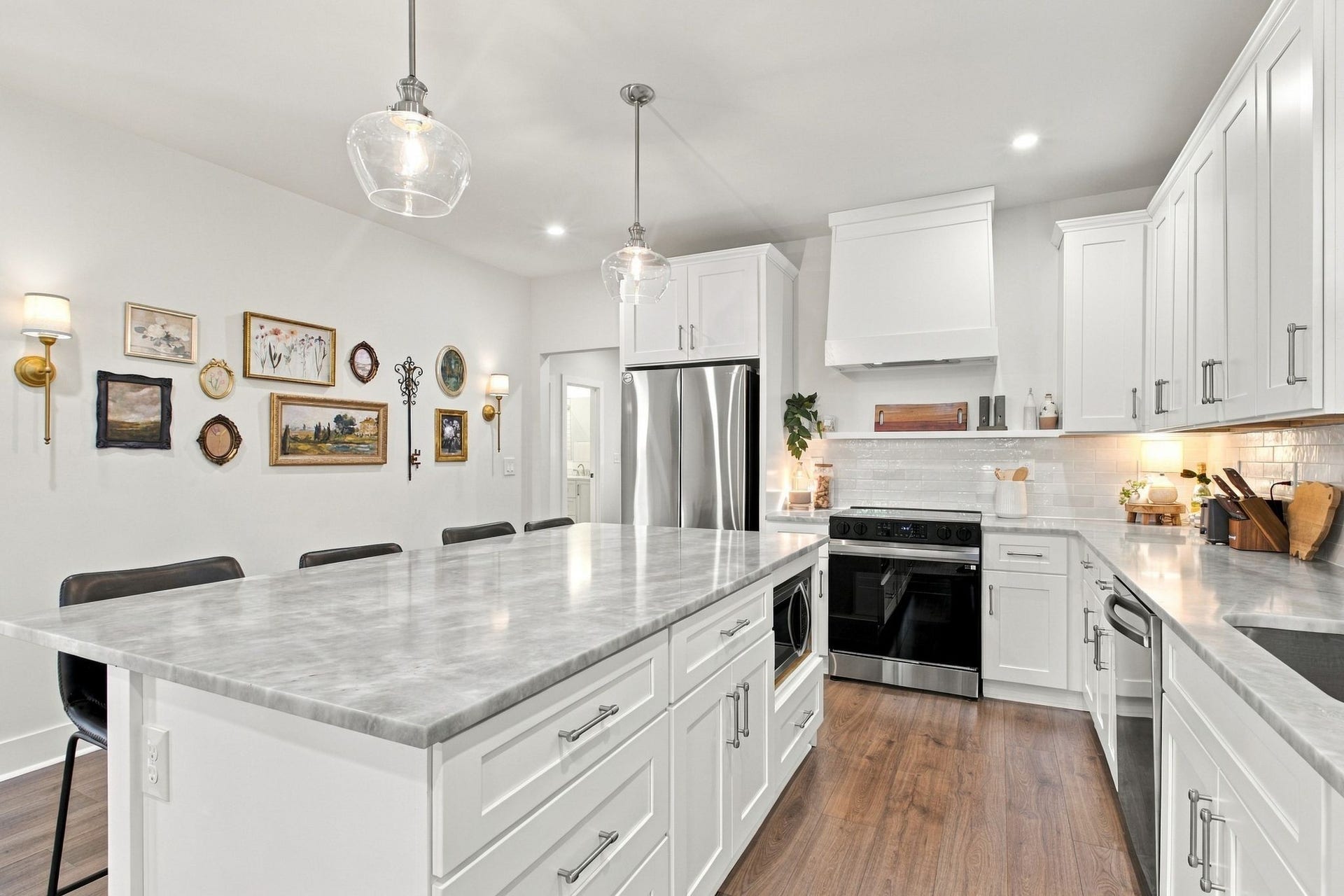 921 42nd Ave N, Nashville, TN 37209 921 42nd Ave N, Nashville, TN 37209