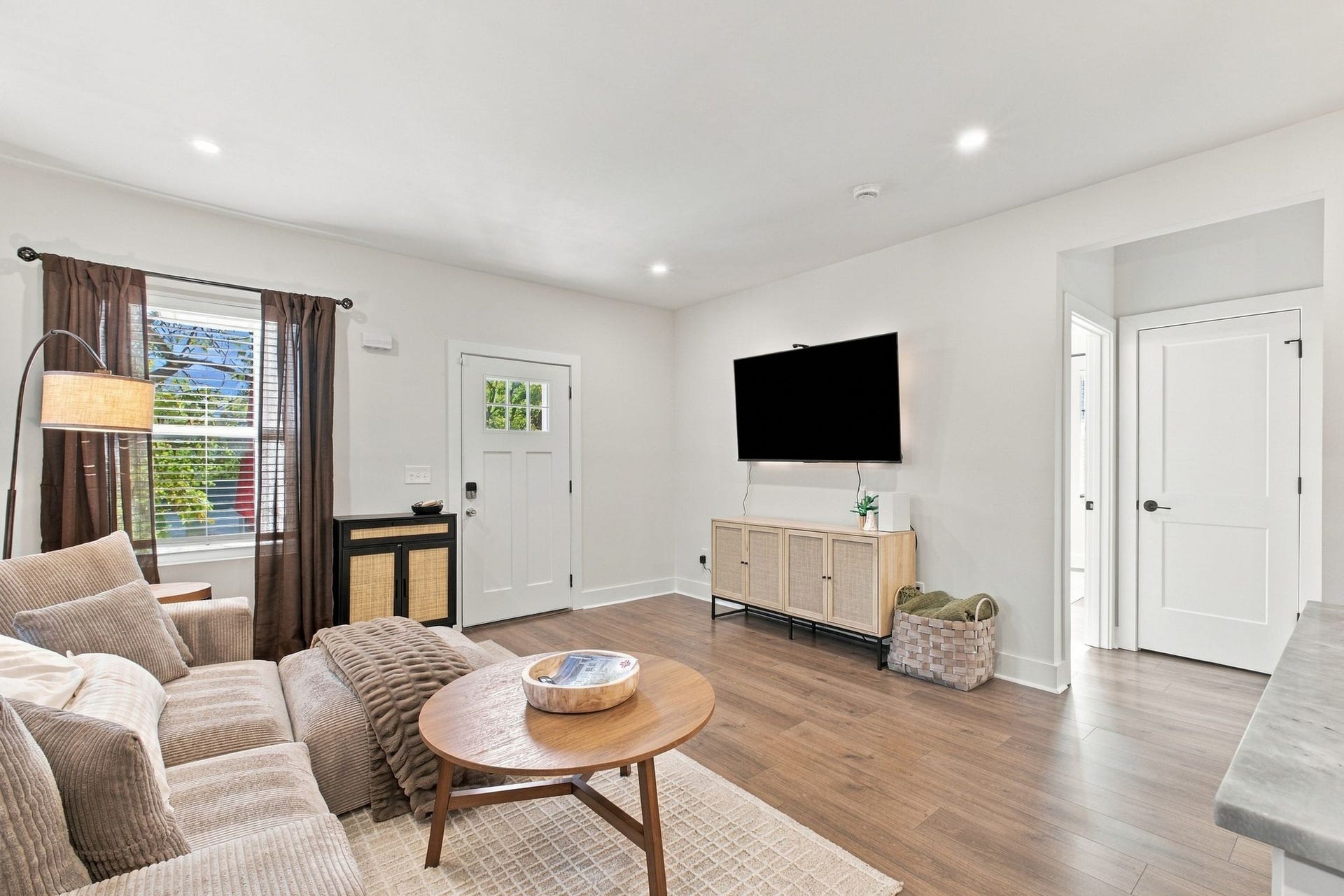 921 42nd Ave N, Nashville, TN 37209 921 42nd Ave N, Nashville, TN 37209
