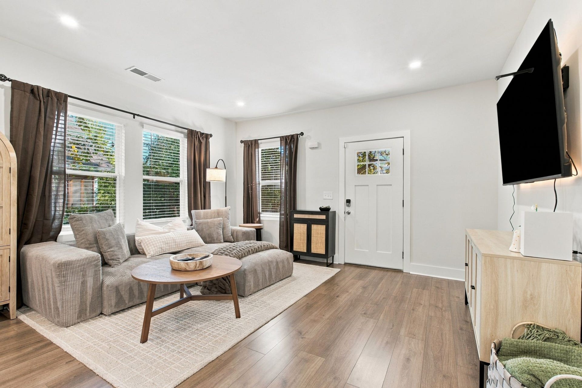 921 42nd Ave N, Nashville, TN 37209 921 42nd Ave N, Nashville, TN 37209