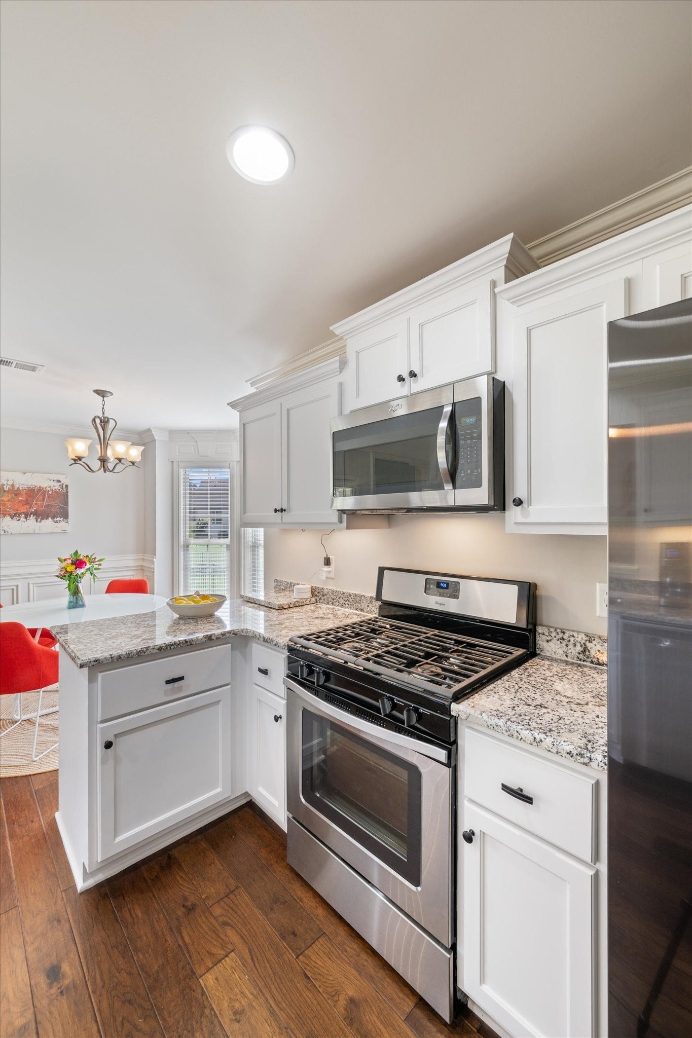 831 Manner Ln, Lebanon, TN 37087 Stove