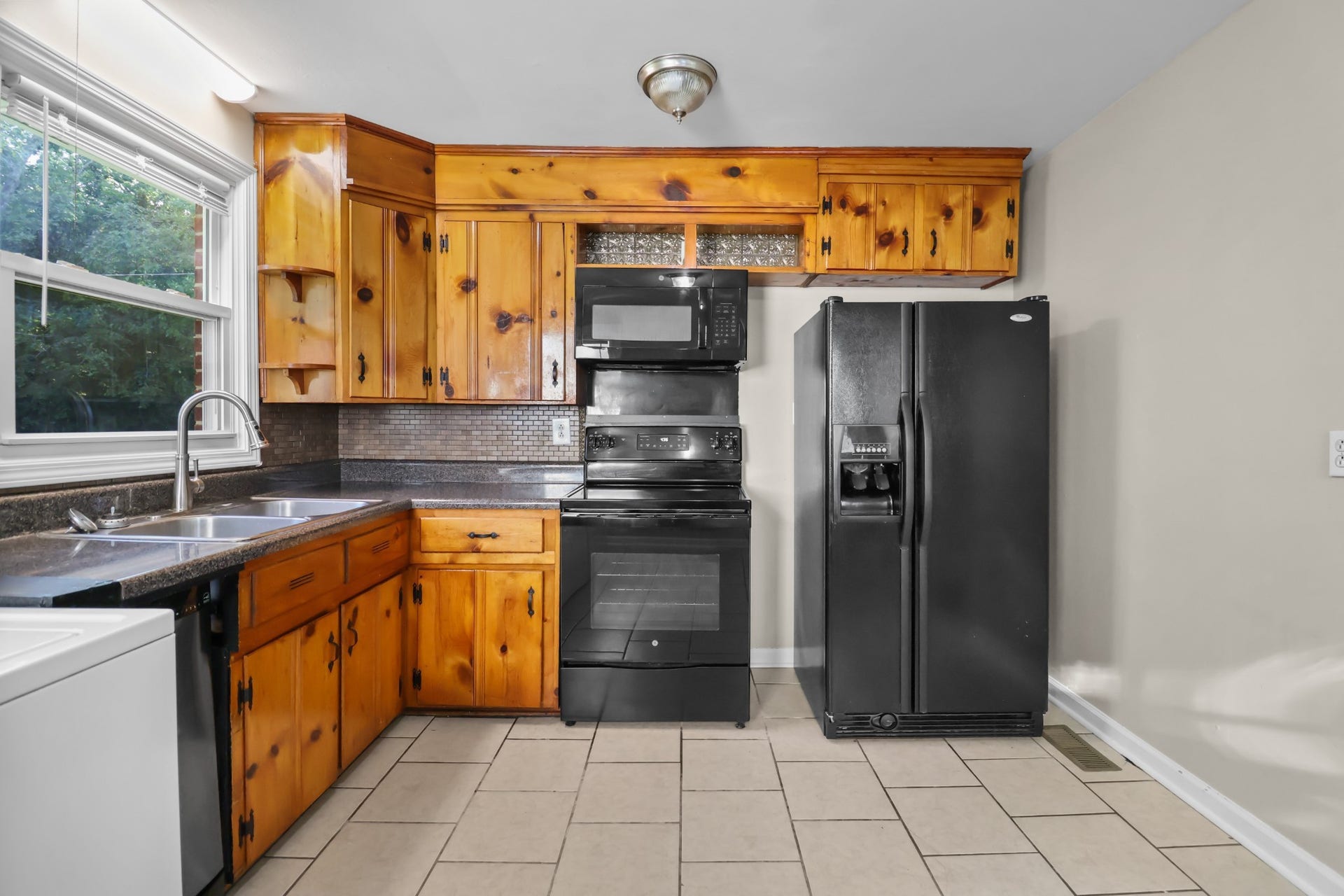 890 19th Ave W, Springfield, TN 37172 890 19th Ave W, Springfield, TN 37172