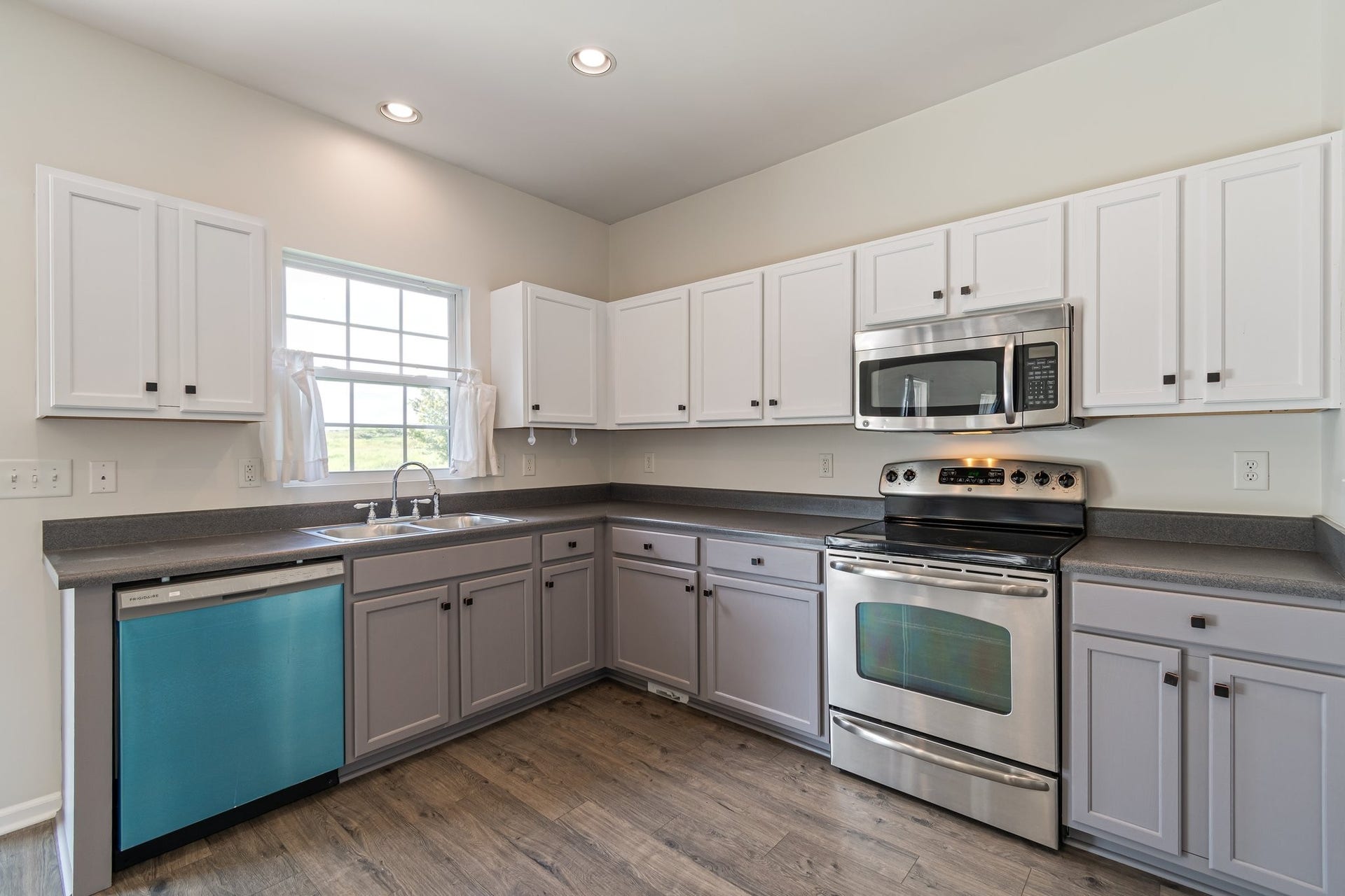 1006 Solomon Ln, Spring Hill, TN 37174 1006 Solomon Ln, Spring Hill, TN 37174