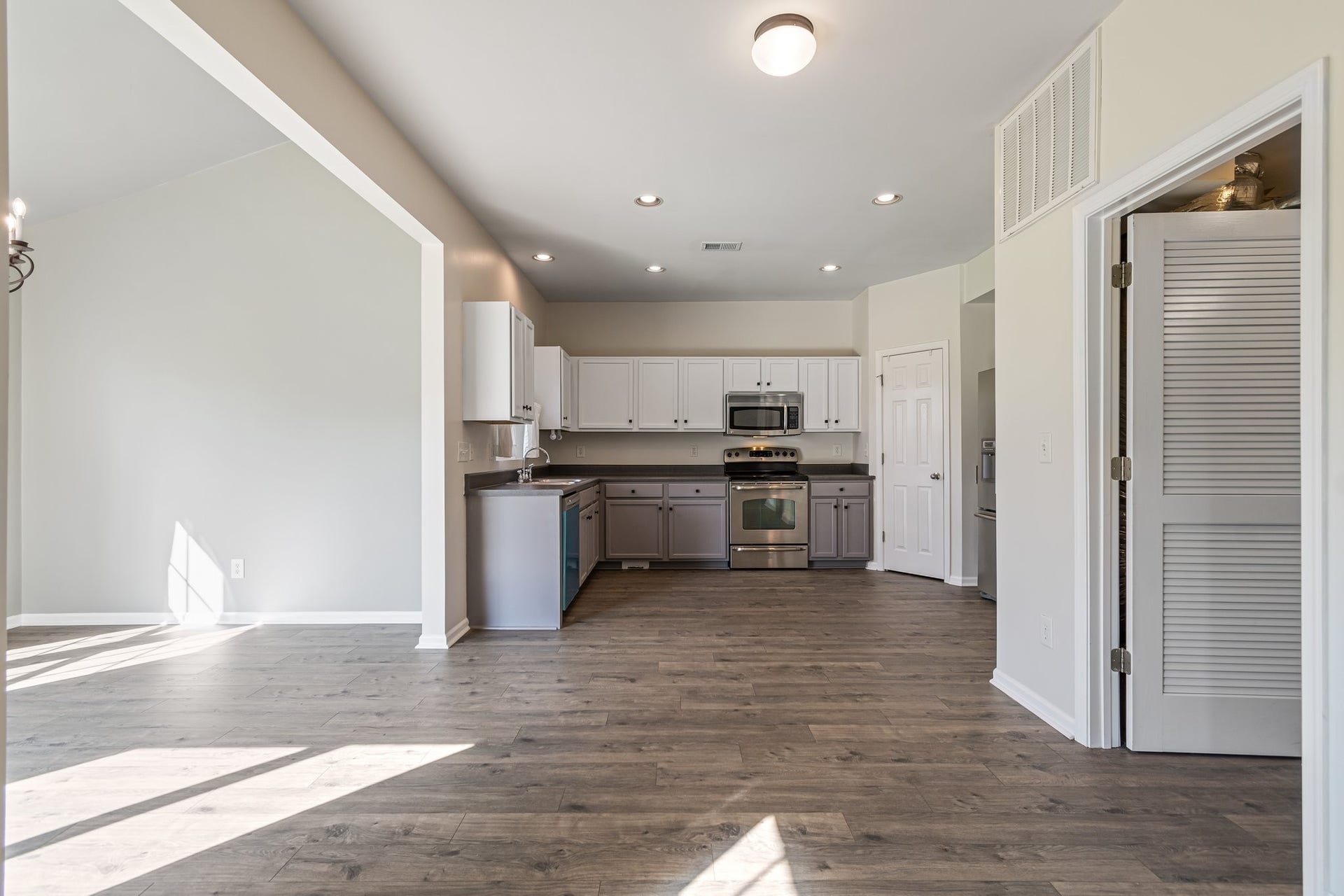 1006 Solomon Ln, Spring Hill, TN 37174 1006 Solomon Ln, Spring Hill, TN 37174