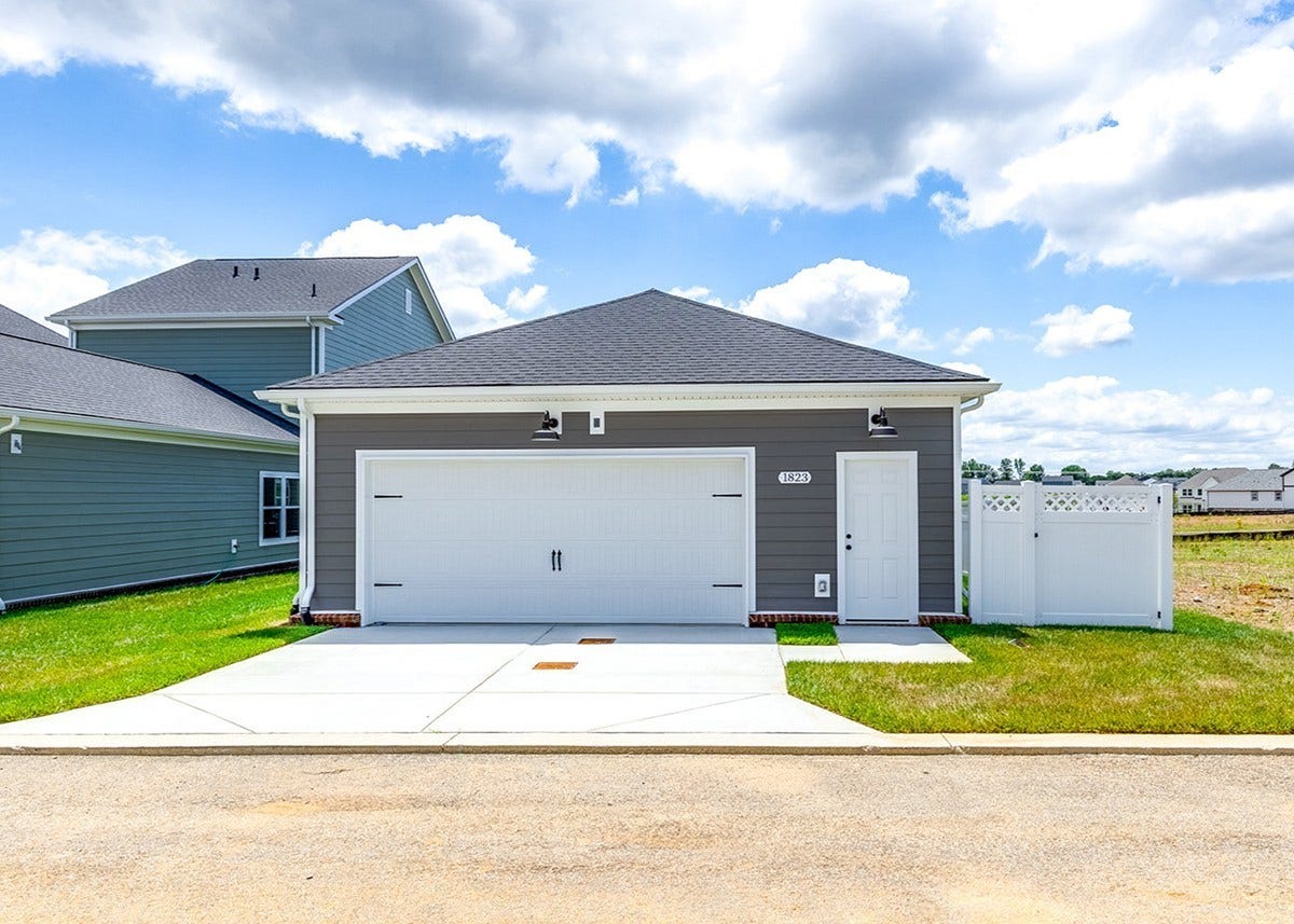 1823 Flatwaters St, Spring Hill, TN 37174 1823 Flatwaters St, Spring Hill, TN 37174