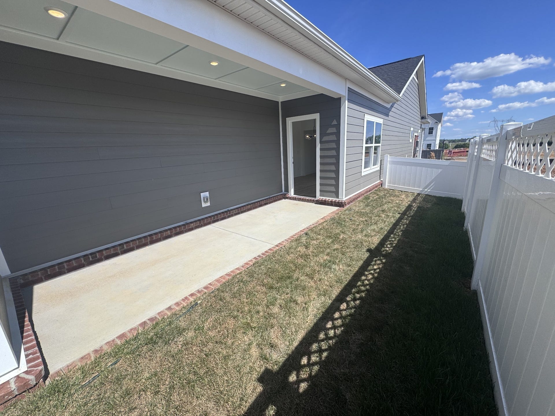 1823 Flatwaters St, Spring Hill, TN 37174 1823 Flatwaters St, Spring Hill, TN 37174